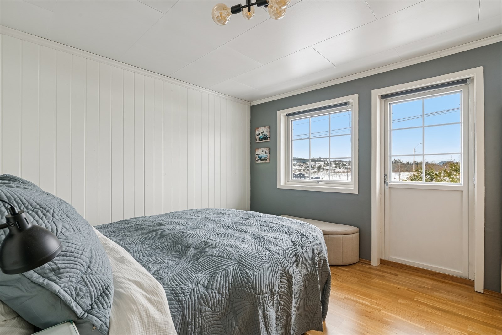 Fra hovedsoverommet er det utgang til en veranda på ca. 9 kvm. Galleribilde