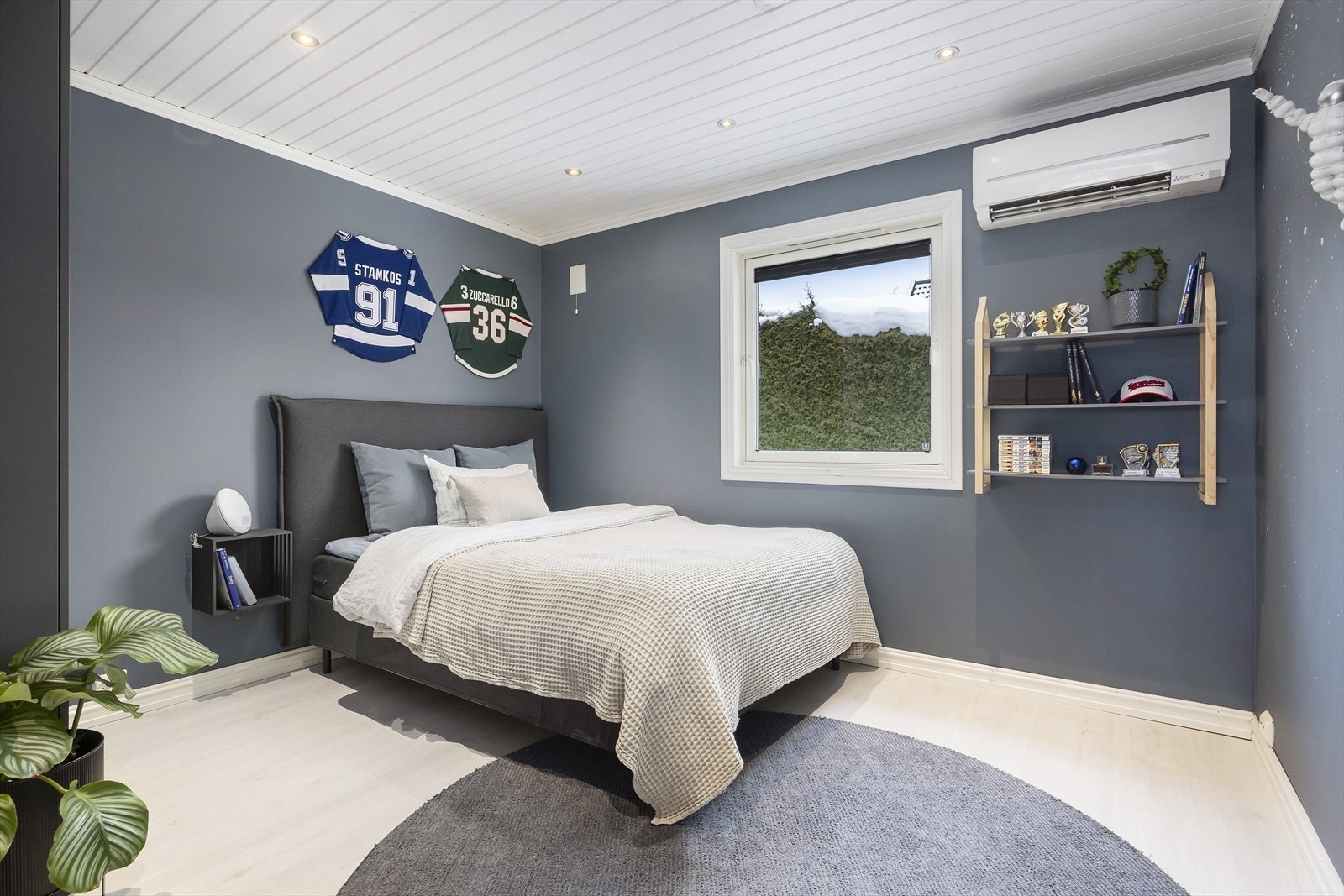 Det er to soverom i 1. etasje. Galleribilde