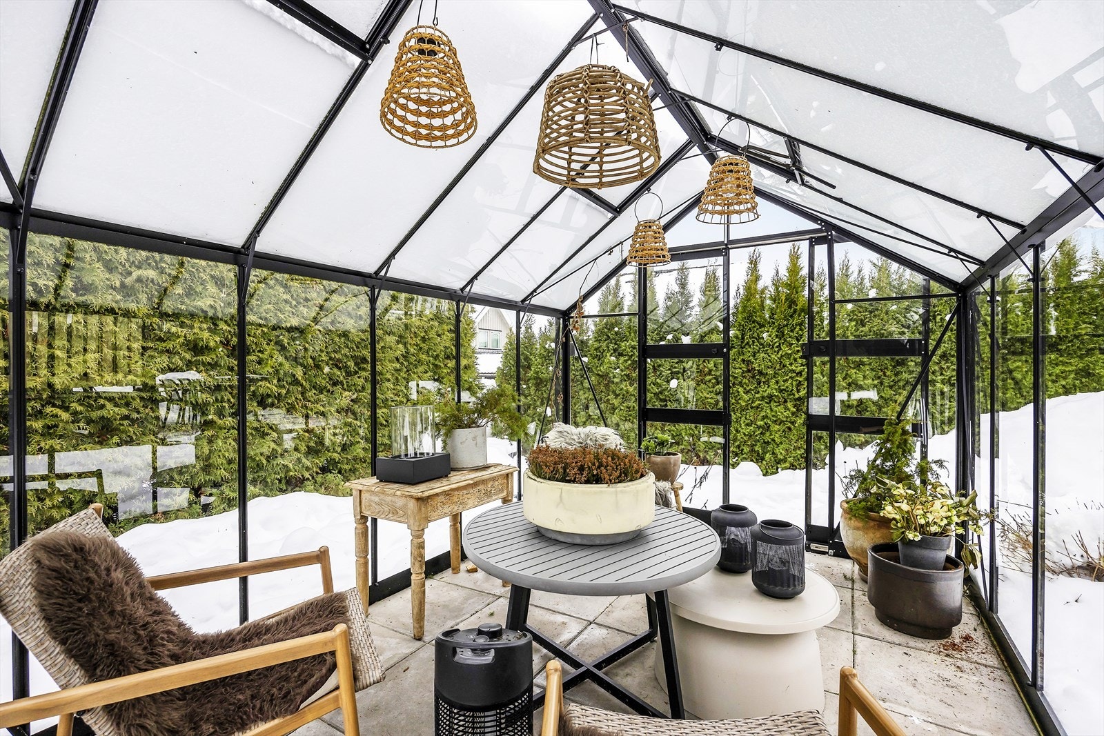 Her kan du dyrke egne grønnsaker og ha fine planter, i tillegg til sittegruppe hvis ønskelig. Et ekstra lunt område å sitte. Galleribilde