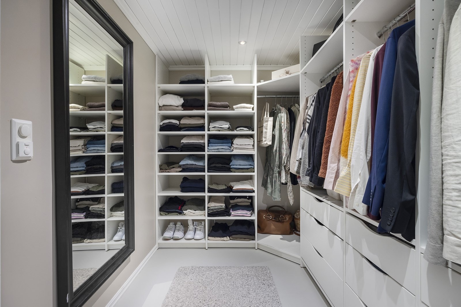 Her er det god plass til familiens klær og tilbehør. Galleribilde