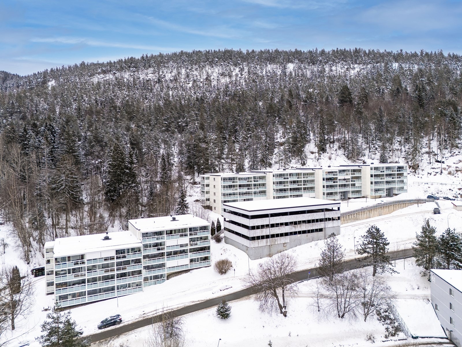 Parkering i felles garasjeanlegg. Galleribilde