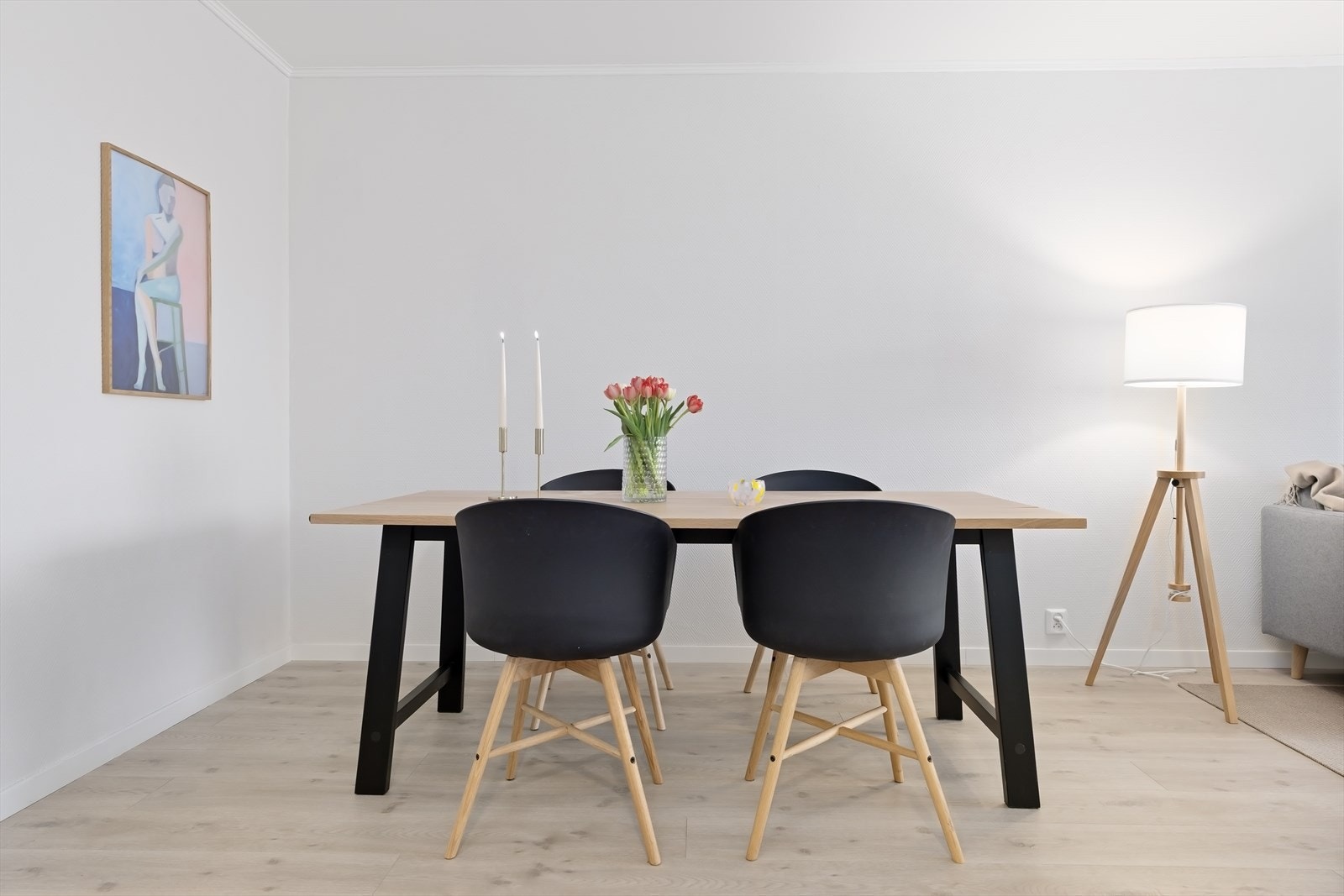 Spisegruppen tar plass i egen sone og inviterer til sosiale og hyggelige måltider med kjente og kjære. Galleribilde