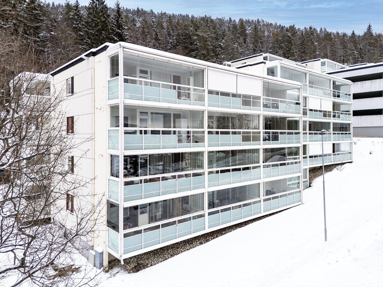 Leiligheten ligger fint til i byggets 3.etg. Galleribilde