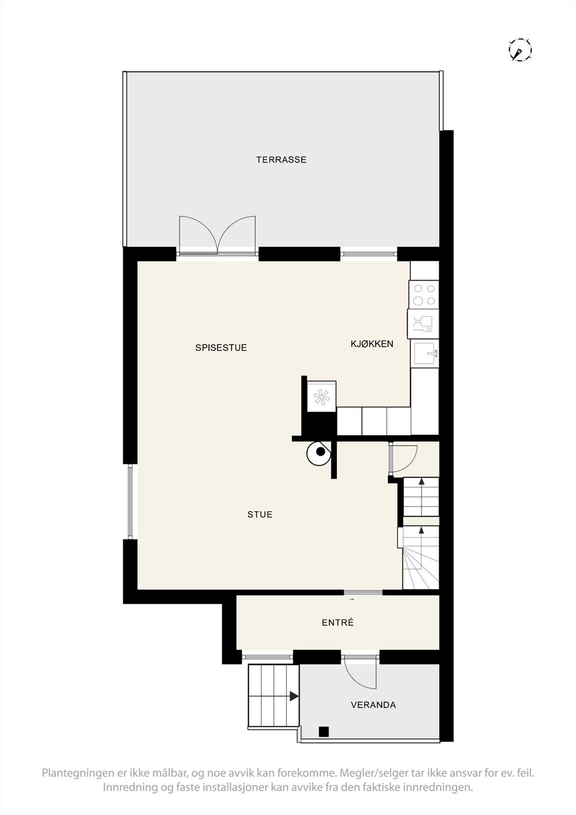 Første etasje har en åpen og sosial planløsning som binder sammen kjøkken, spisestue og stue. Galleribilde
