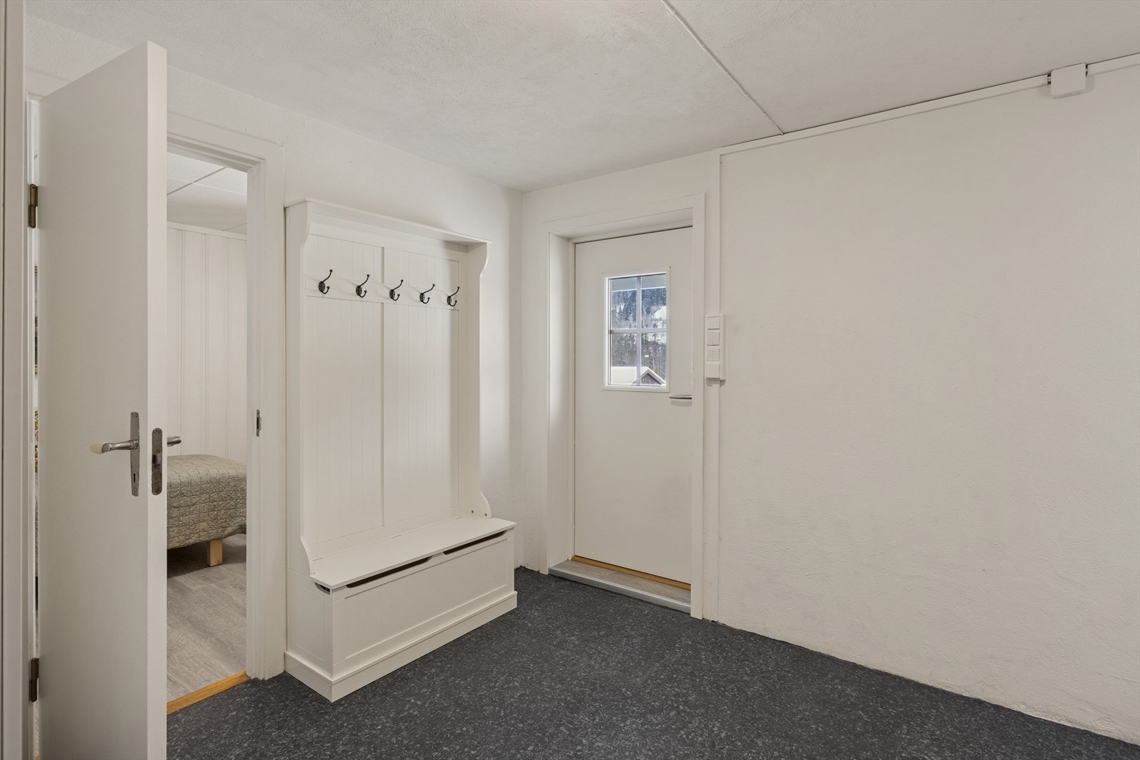 U. etasje er delvis innredet, men mangler bruksendring. Galleribilde