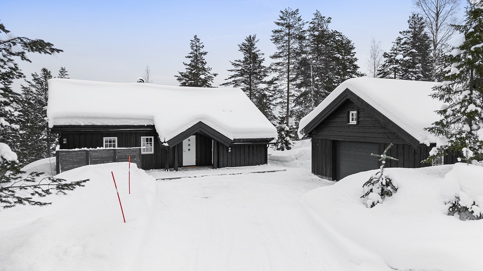 Her bor du usjenert og idyllisk med flotte turområder rett utenfor døren, og spennende lekearealer for barna! Galleribilde