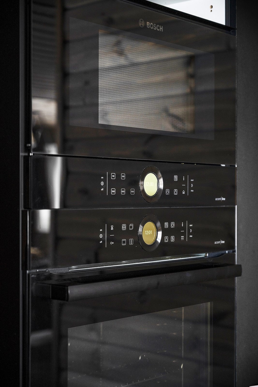 Kjøkken med integrerte hvitevarer. Galleribilde