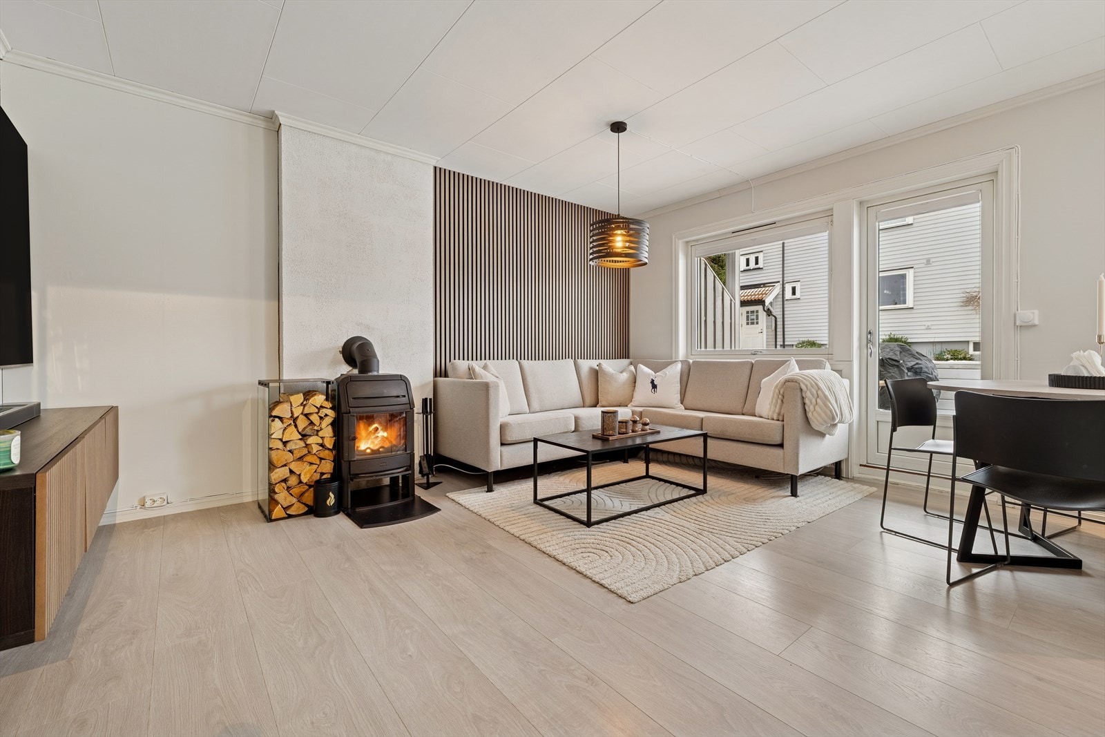 DNB Eiendom v/Karl-Otto Ruud har gleden av å presentere Solielunden 54! Her får du en flott 2-roms leilighet med alt du trenger. Galleribilde