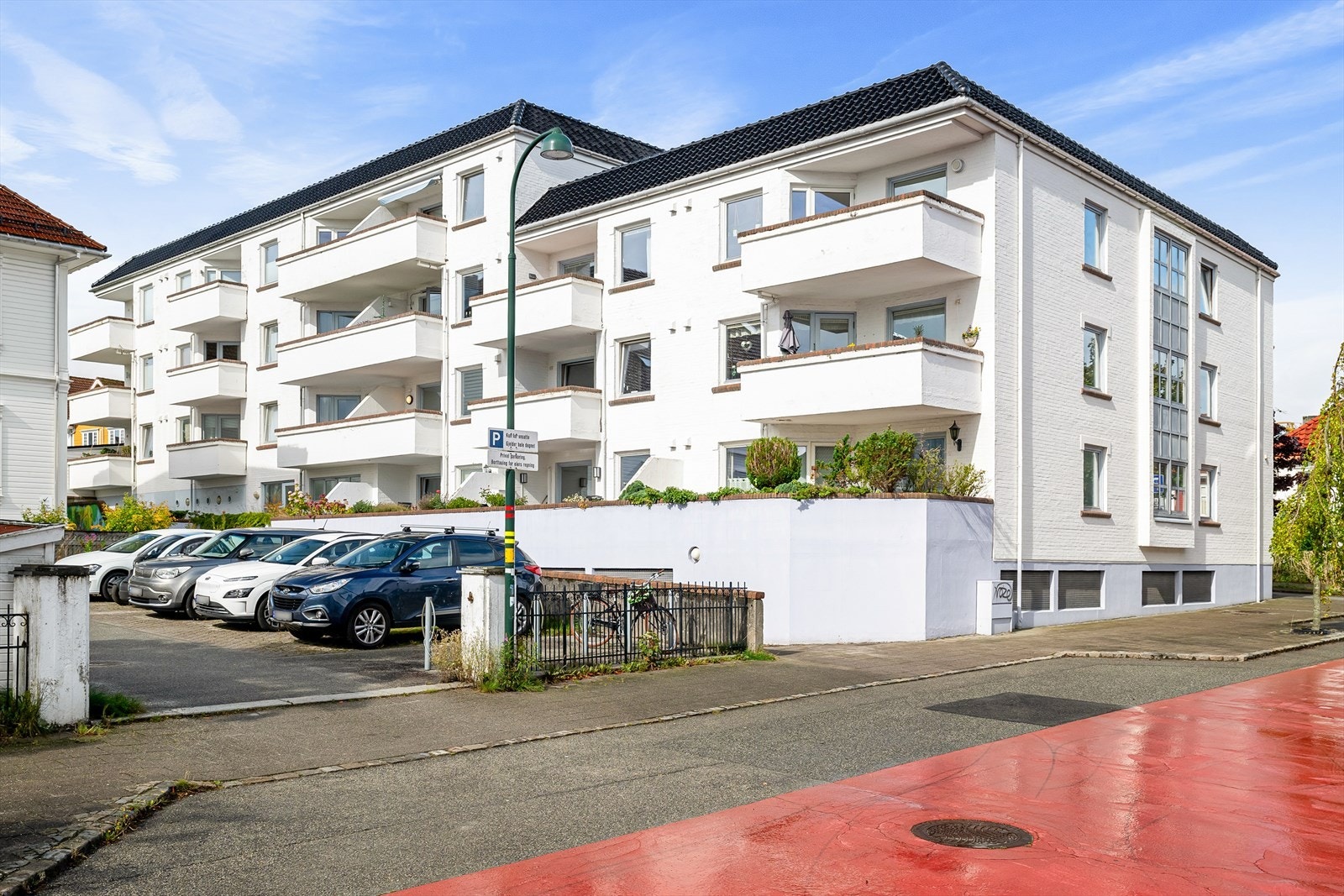 Dette er en bolig som passer perfekt for førstegangskjøpere, par, eldre eller enslige som ønsker en lettstelt og sentral bolig med god standard. Galleribilde