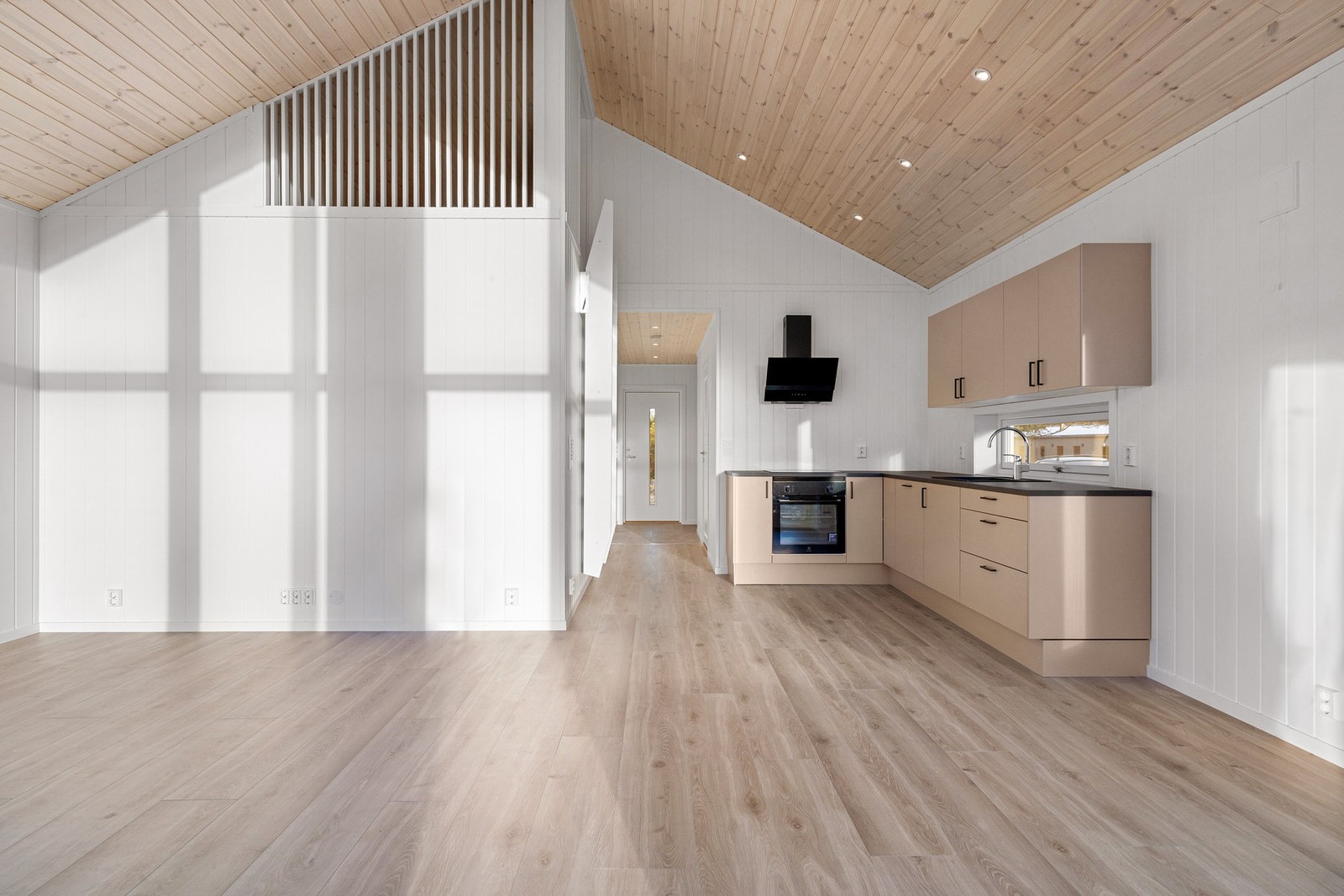 En lys og fin hytte med god plass for familien Galleribilde