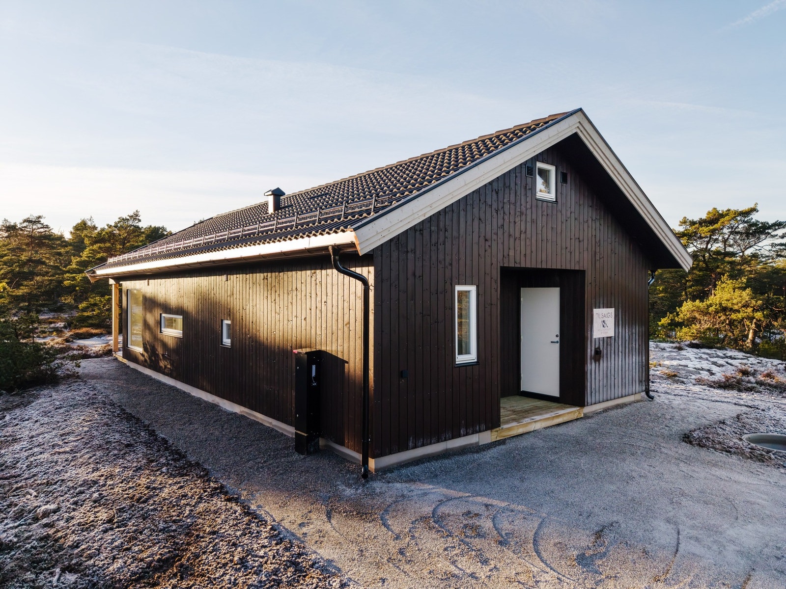 Bod i tilknytning til inngangspartiet - praktisk for oppbevaring av diverse Galleribilde