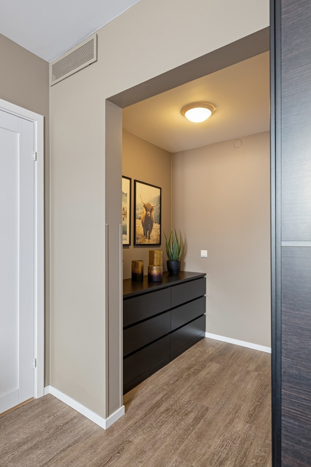 Det er også plass til ytterligere oppbevaring på hovedsoverommet. Galleribilde