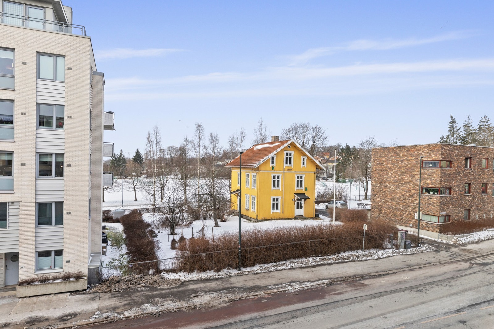 Hyggelig utsyn fra stuen Galleribilde