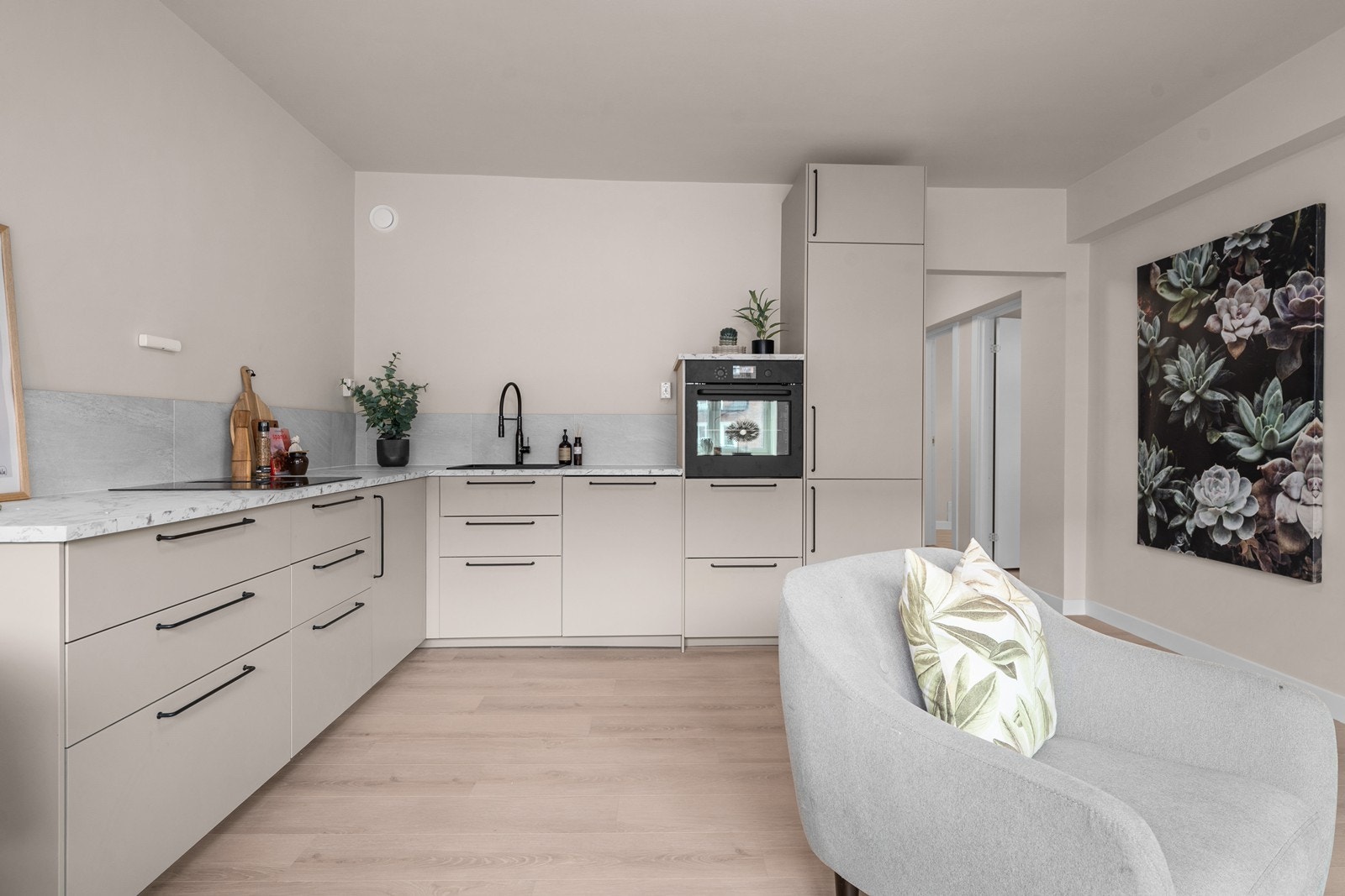 Delikat kjøkken pusset opp i 2026 Galleribilde