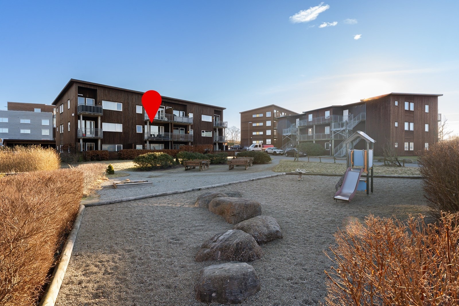 Praktisk leilighet med skjermet, men likevel sentral beliggenhet på Kleppestemmen. Galleribilde