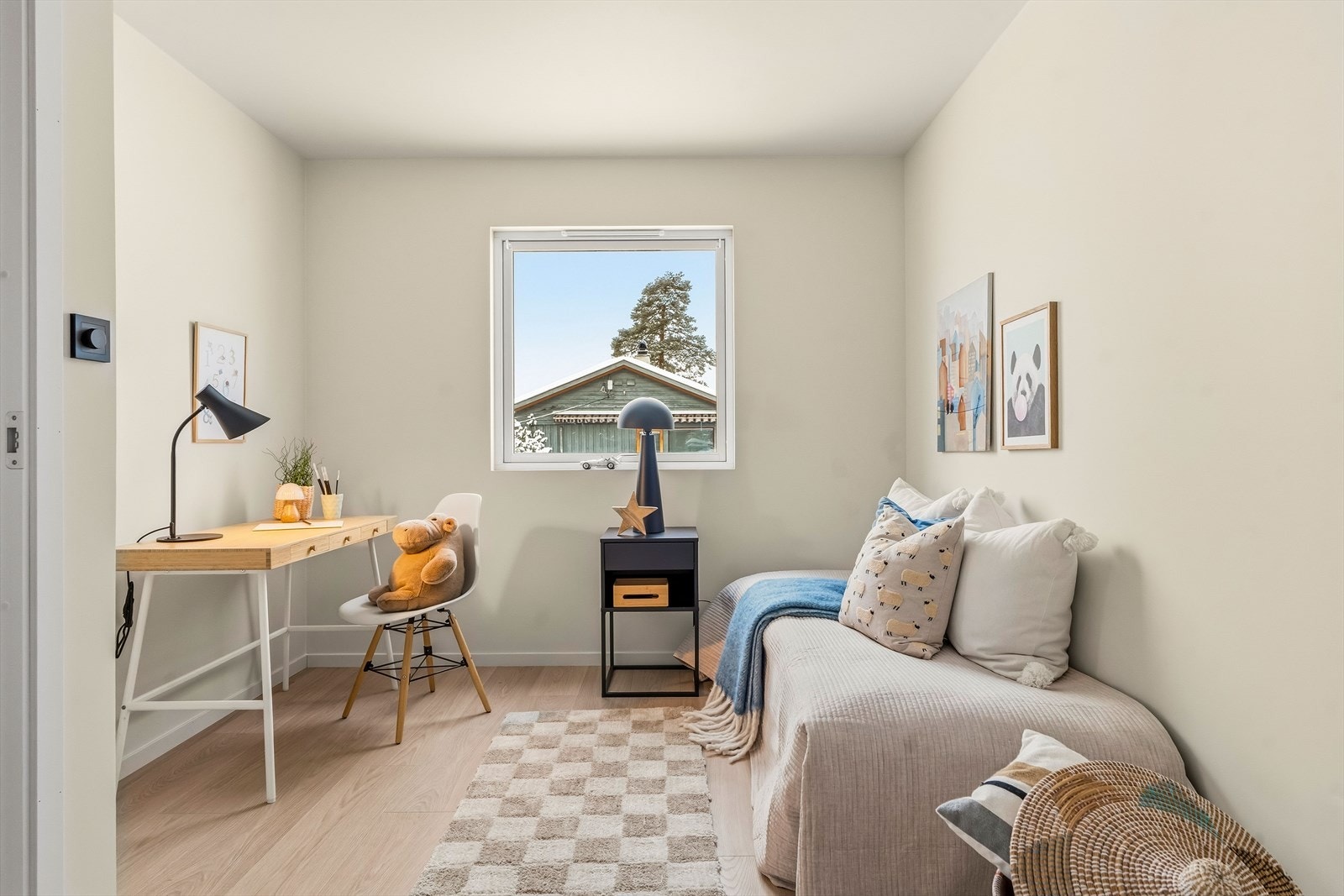 Rommene har plass til seng, nattbord, garderobeløsning og evt. skrivebord. Galleribilde