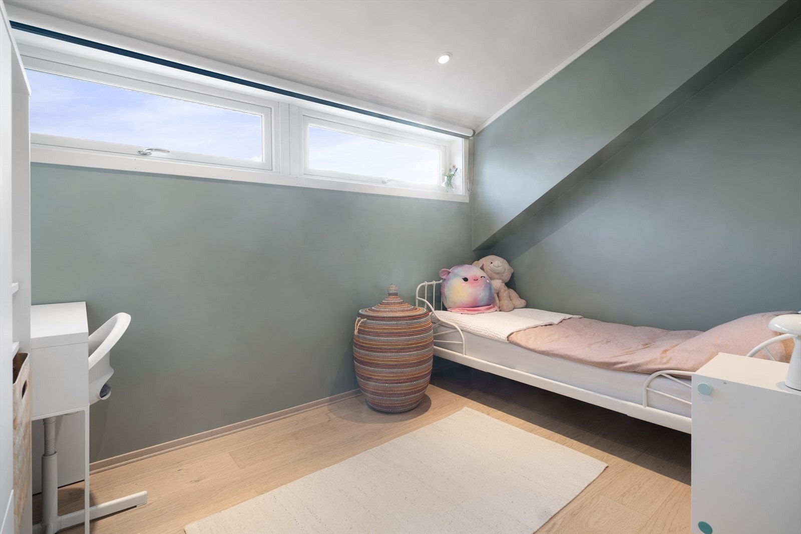 Soverom 2 er lyst og trivelig med en god romfølelse og fleksibel utforming. Galleribilde