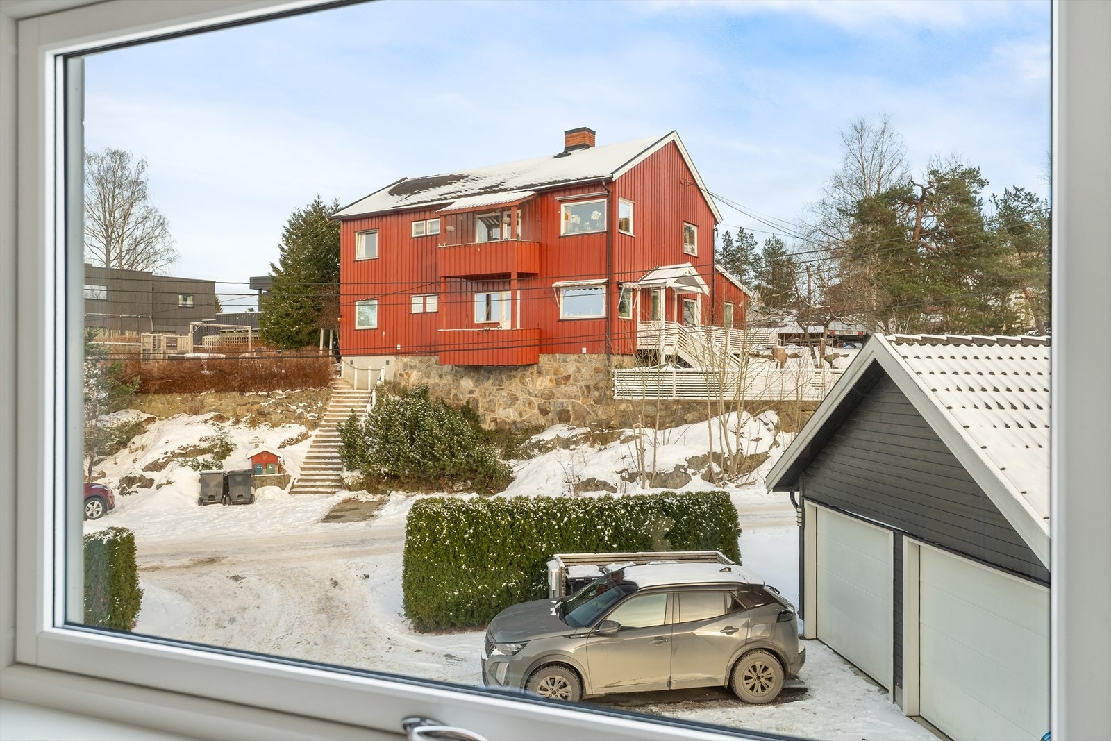 Vindusflate gir godt naturlig lys, samtidig som rommets skjermede beliggenhet bidrar til en god natts søvn. Galleribilde