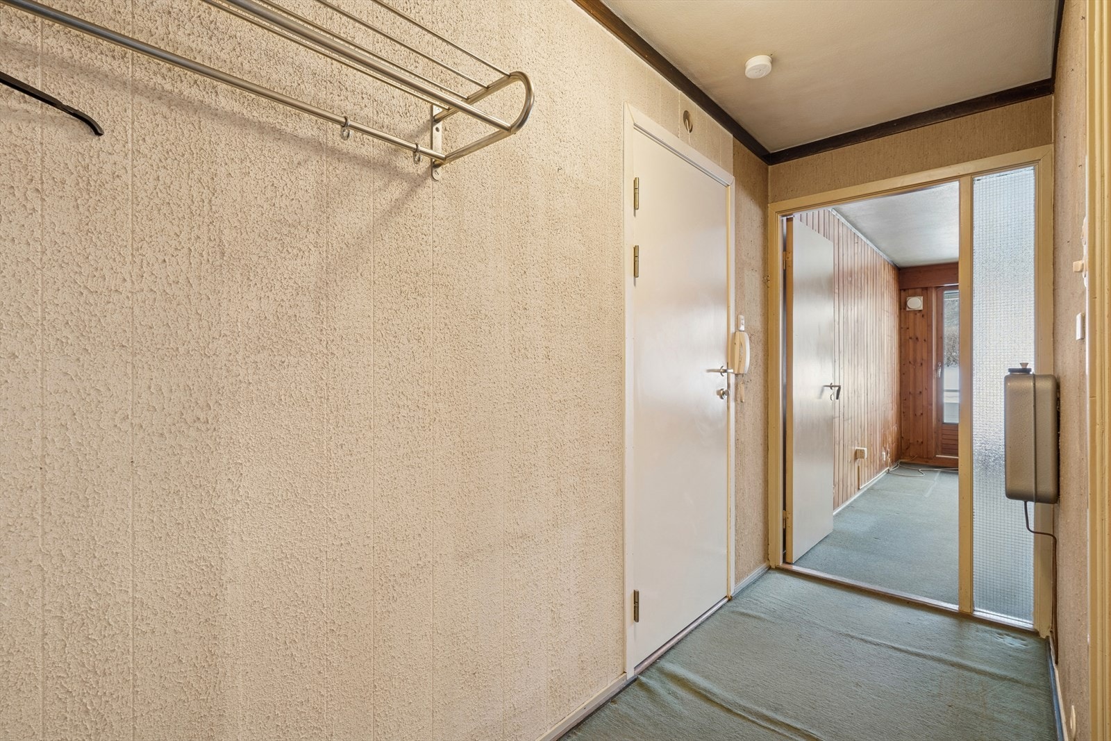 Entrè måler 3,8 kvm. Galleribilde