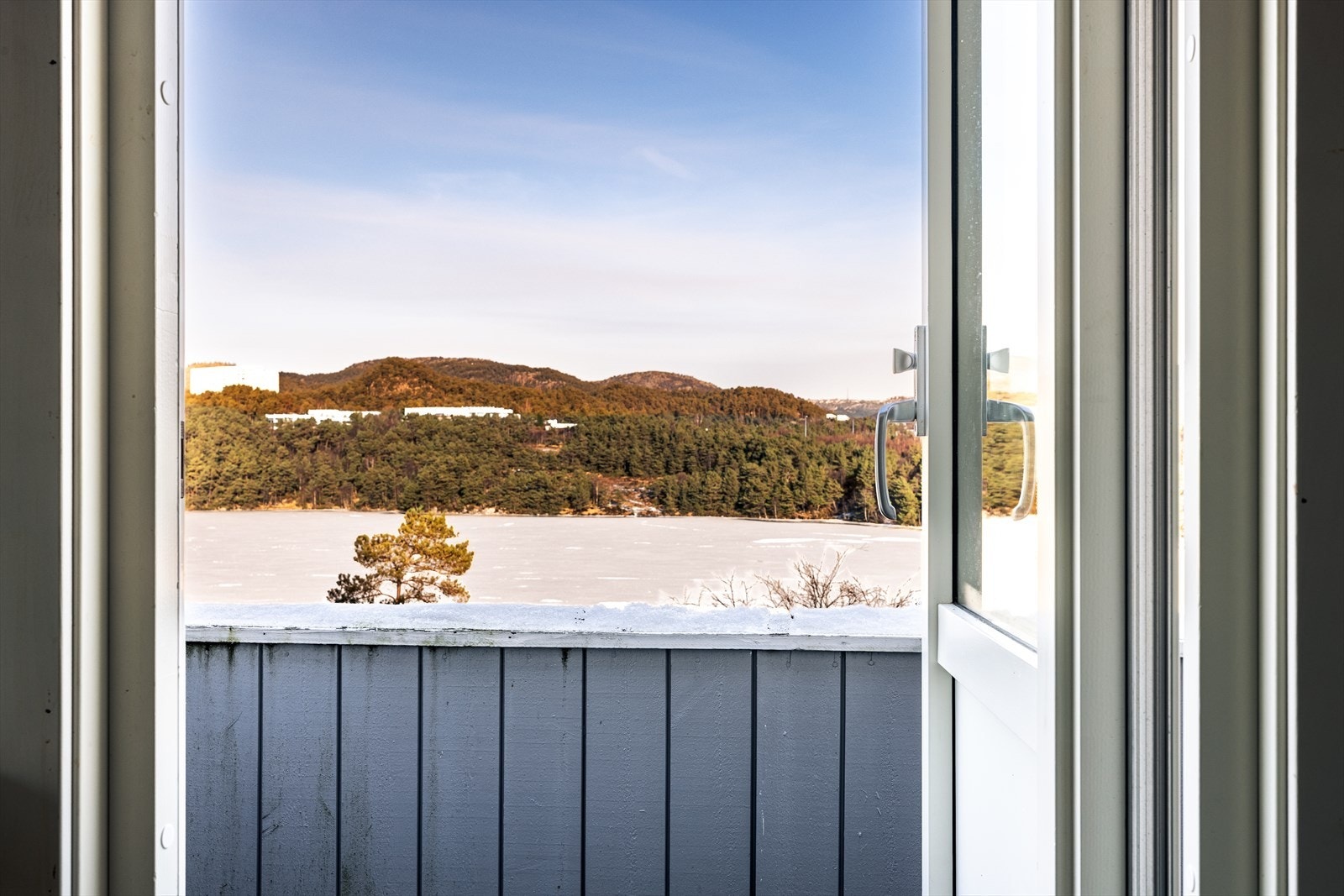 Balkong fra stuen Galleribilde