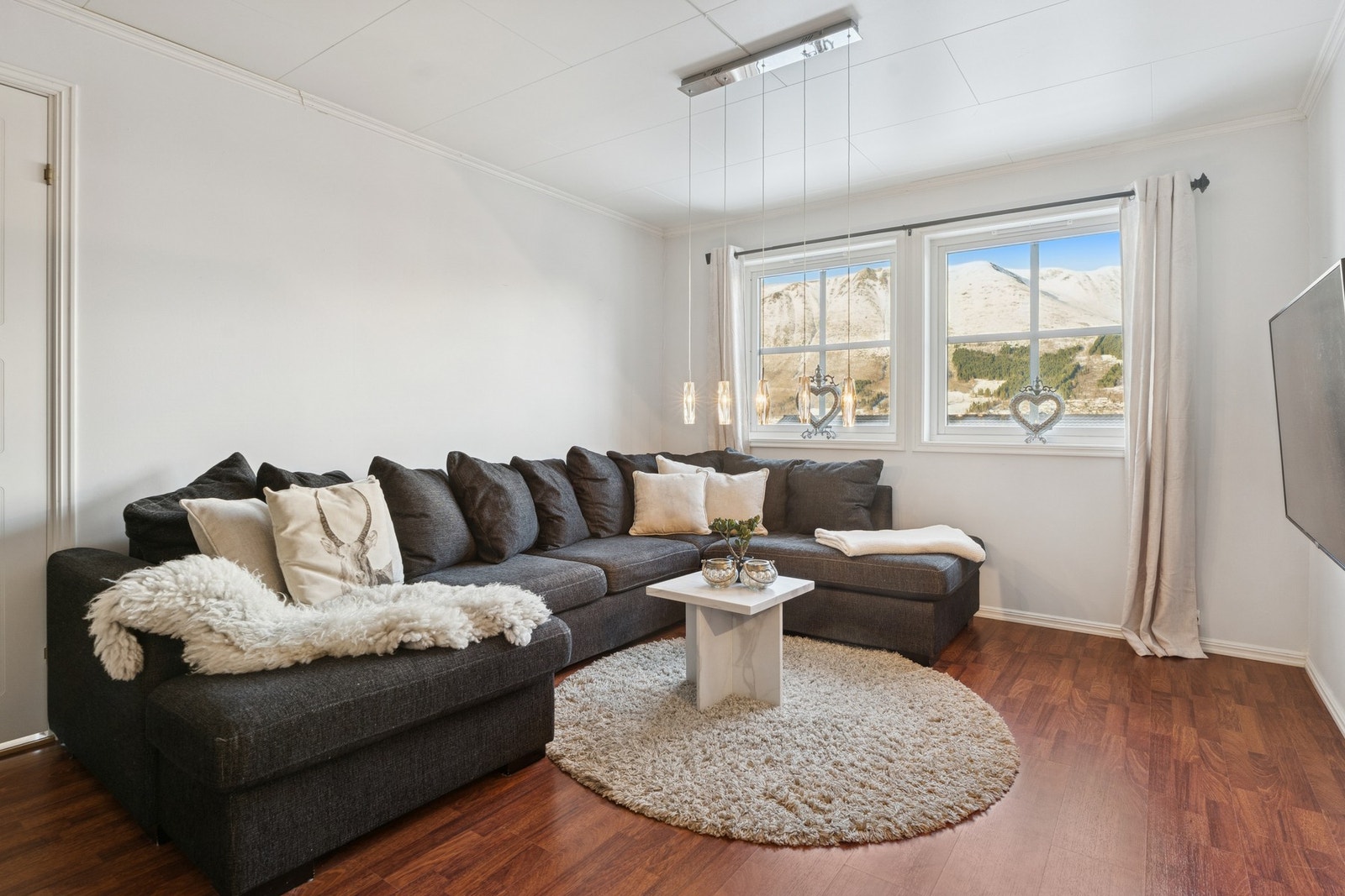 Trivelig loftsstue - perfekt for filmkvelden! Galleribilde