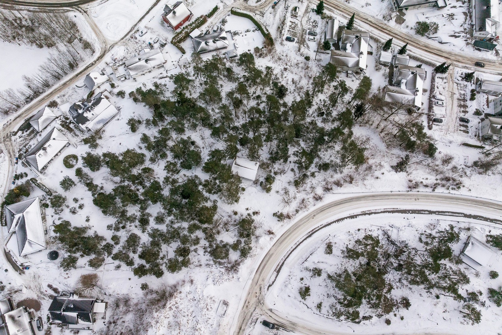 Ligger i en traffikstille gate. Galleribilde