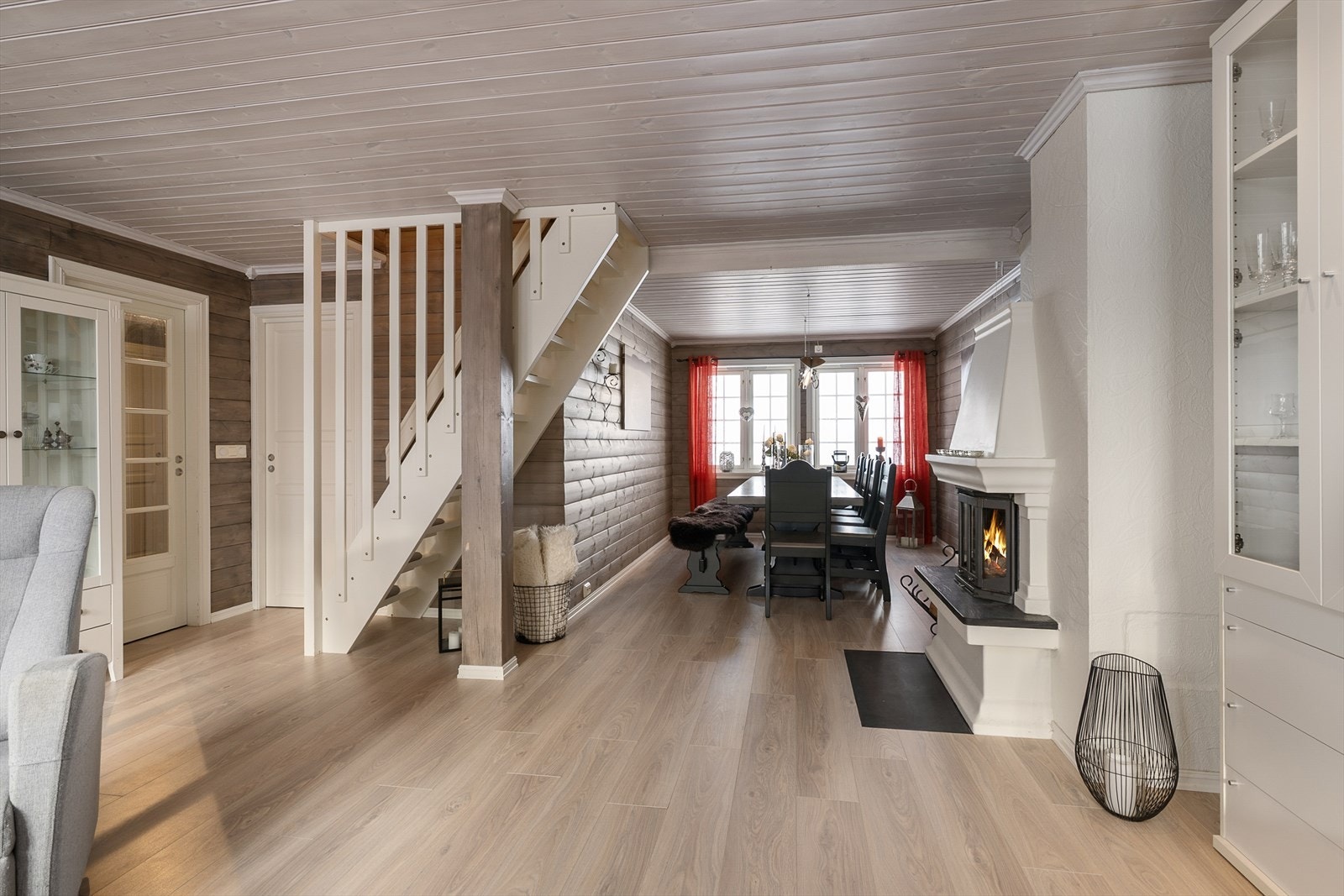 Trapp opp til hemsen fra stua. Galleribilde