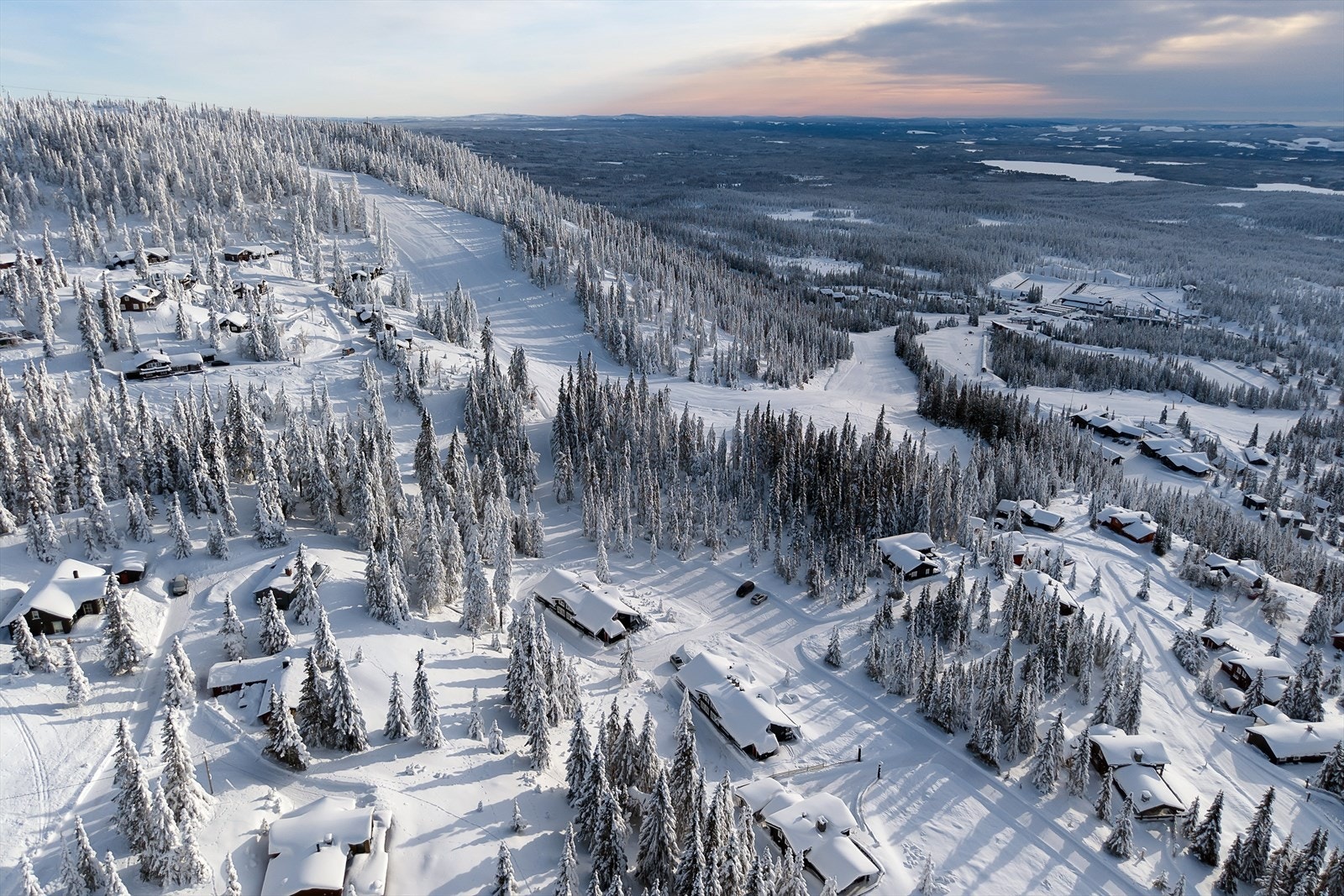 Langrennsløypene ligger rett ved hytta, med tilgang til et omfattende løypenett. Galleribilde