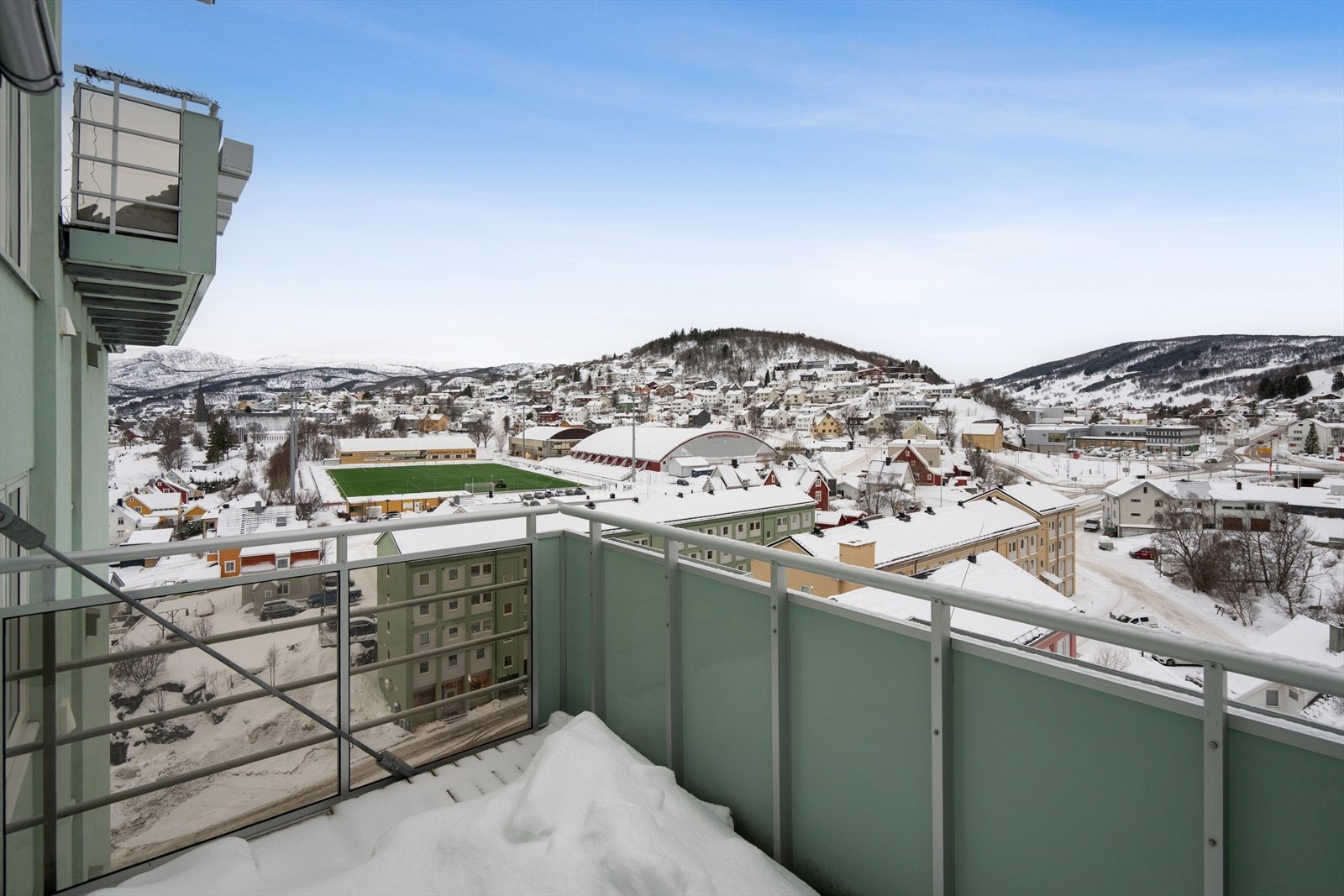 Herfra kan du nyte solen og HIL sine hjemmekamper Galleribilde