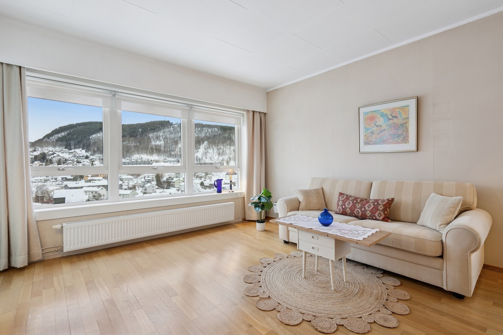 Leiligheten blir oppvarmet med radiatorer Galleribilde