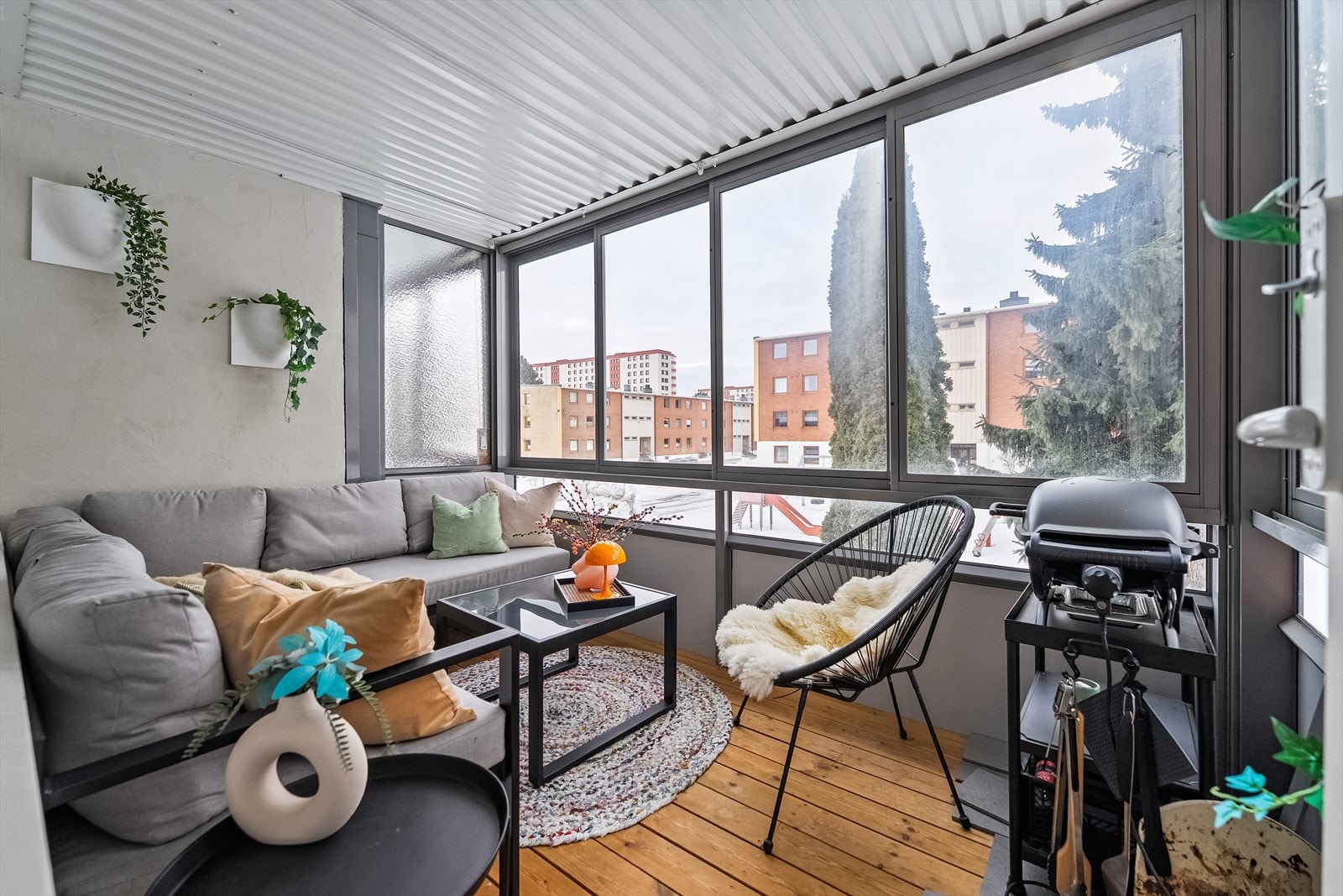 Balkongen er på ca. 8kvm og har gode innredningsmuligheter. Galleribilde