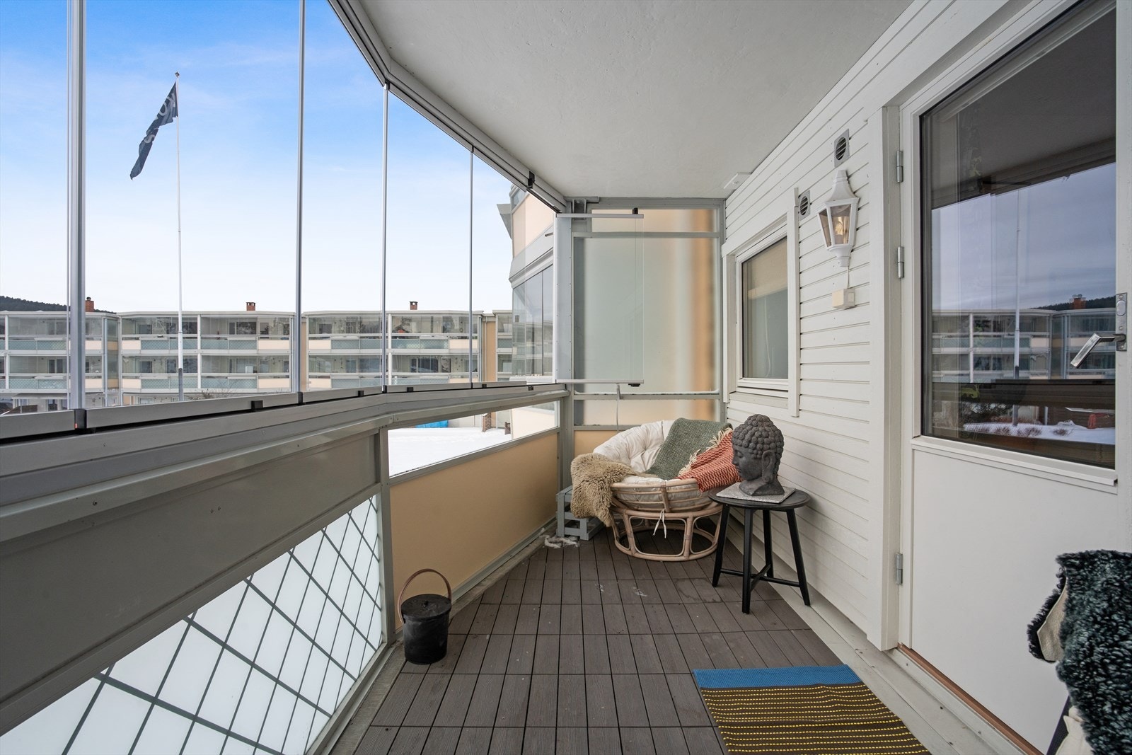 Både innglassing og nytt gulv er utført i regi av nåværende eiere. Galleribilde