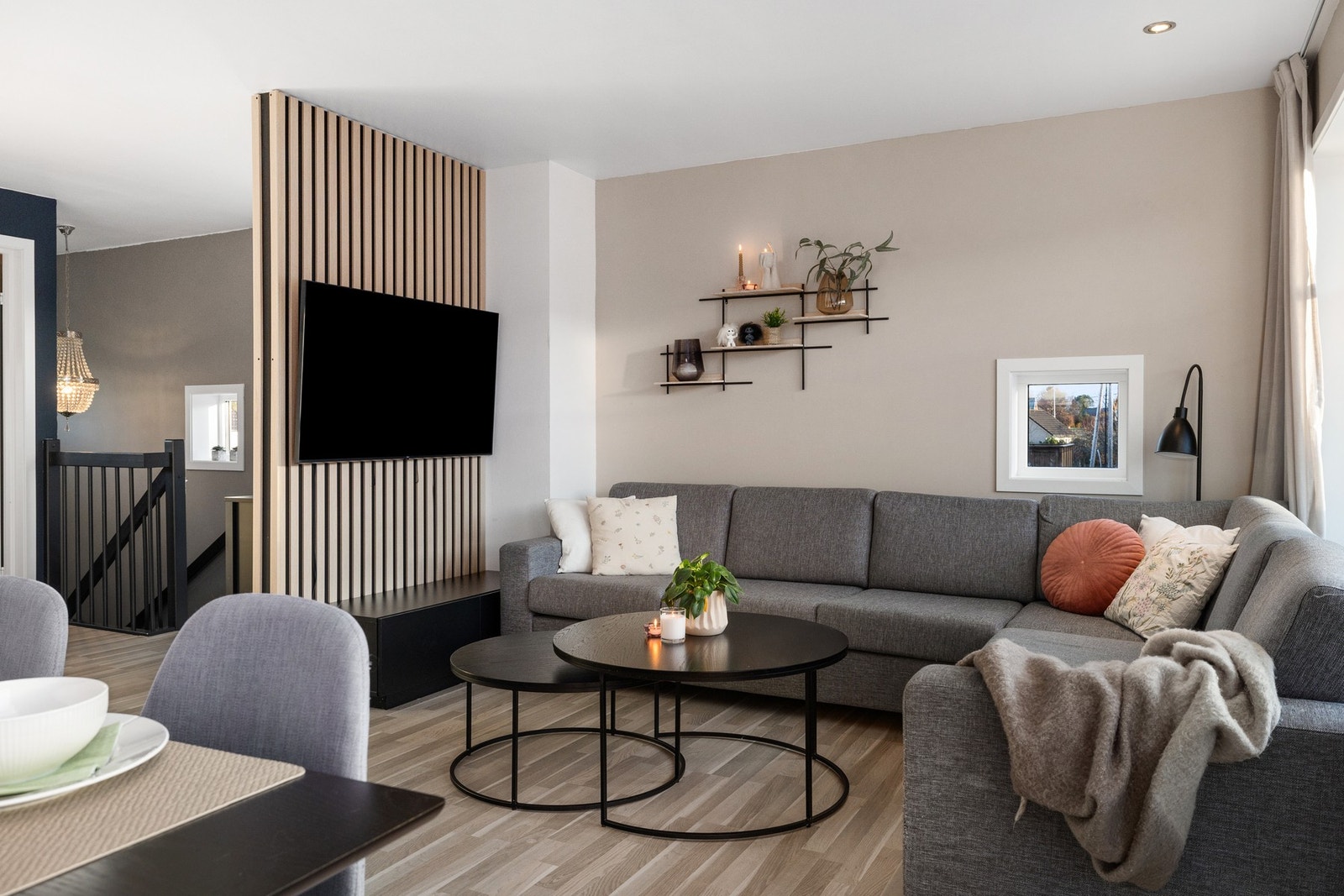 Et lyst og fint enderekkehus på vakre naturskjønne Giske Galleribilde