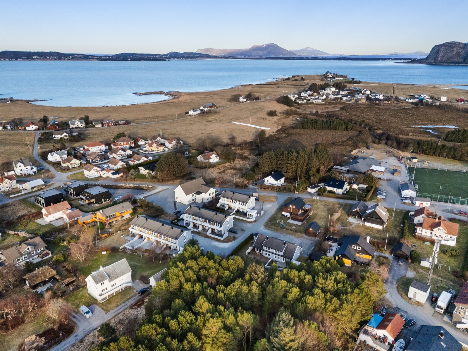 Dronefoto av område Galleribilde