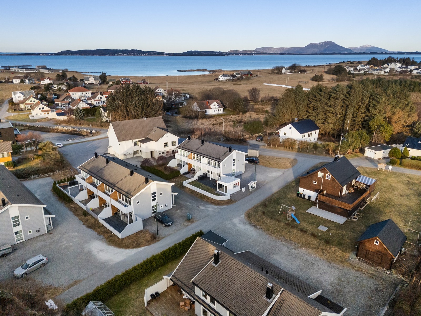 Dronefoto av område Galleribilde