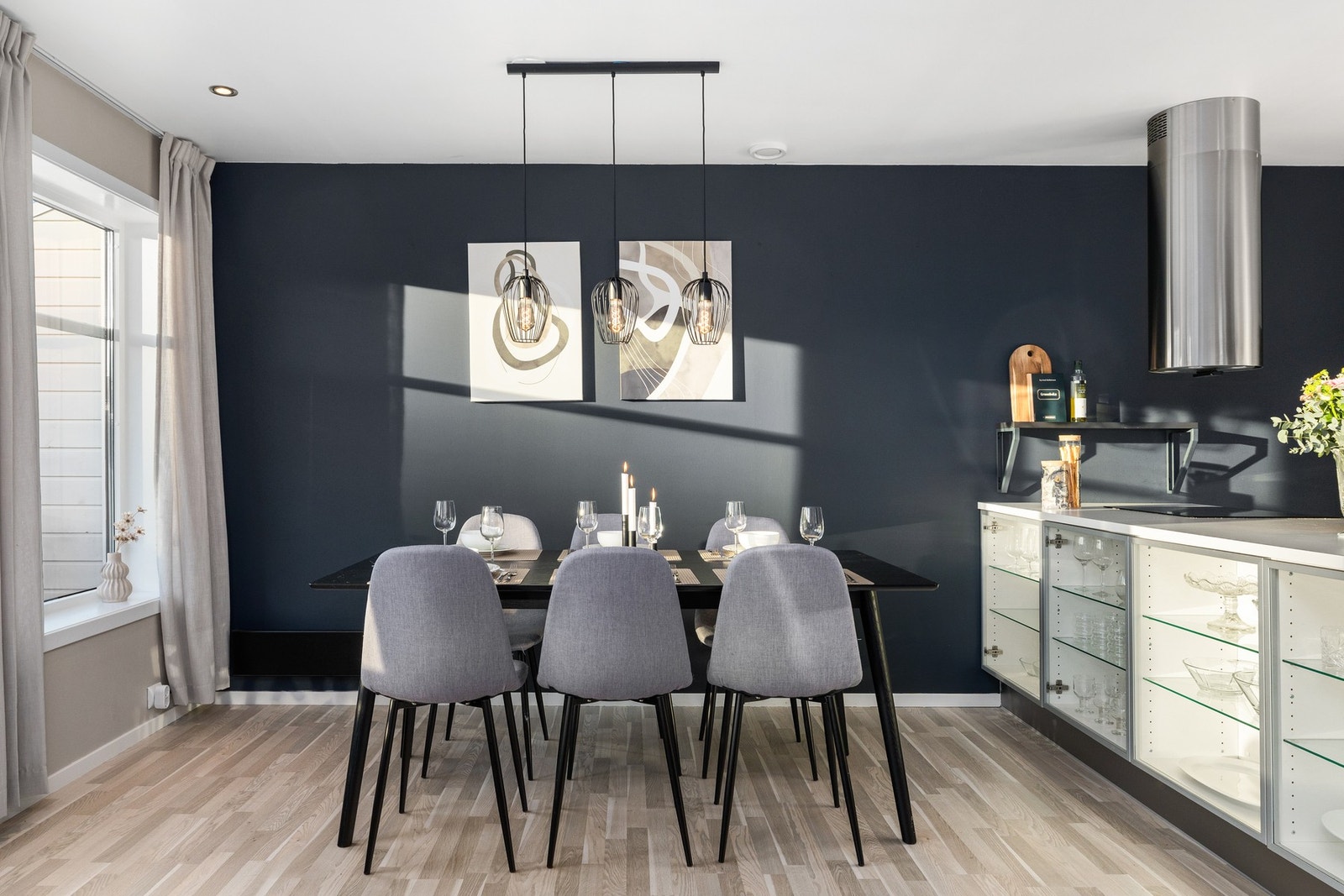 Naturlig plassering av spisegruppe Galleribilde