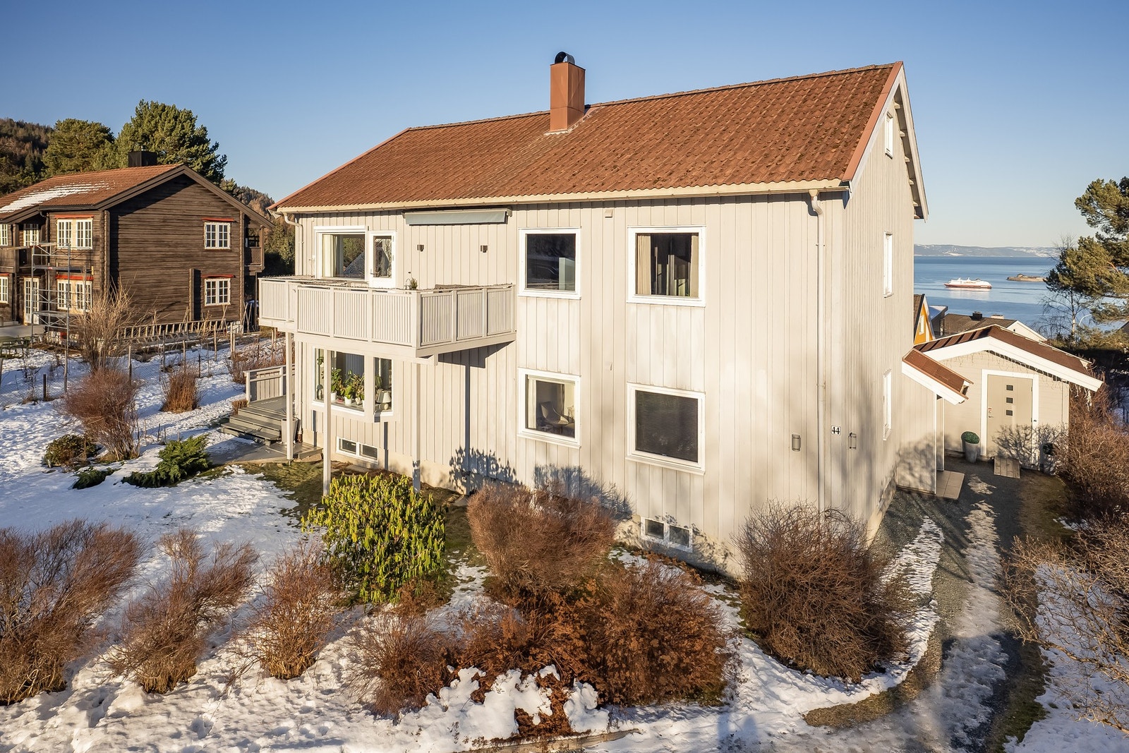 Boligen har en svært god beliggenhet med nærhet til Bymarka, Theisendammen og byen. Galleribilde