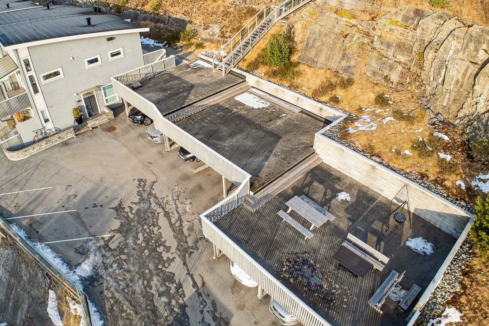 Stor felles takterrasse for sameiet - perfekt for hyggelige sammenkomster med venner og familie. Galleribilde