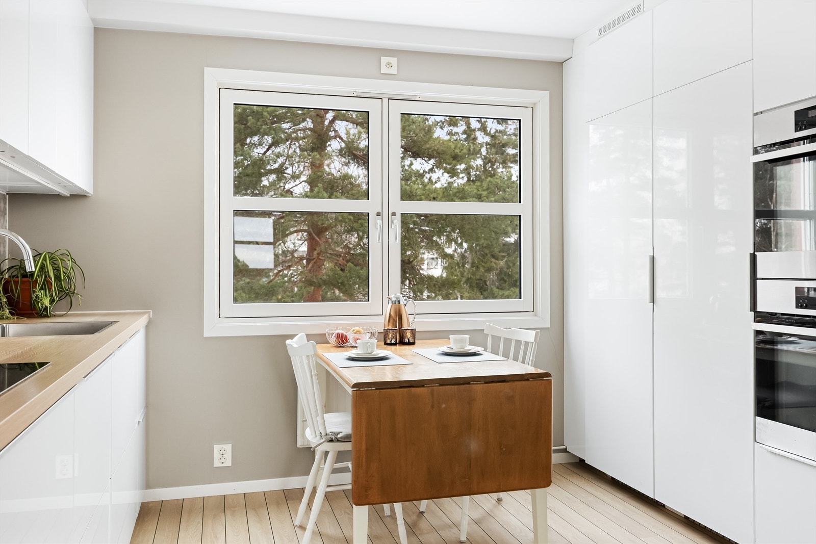 Her kan du nyte morgen kaffe og frokost Galleribilde