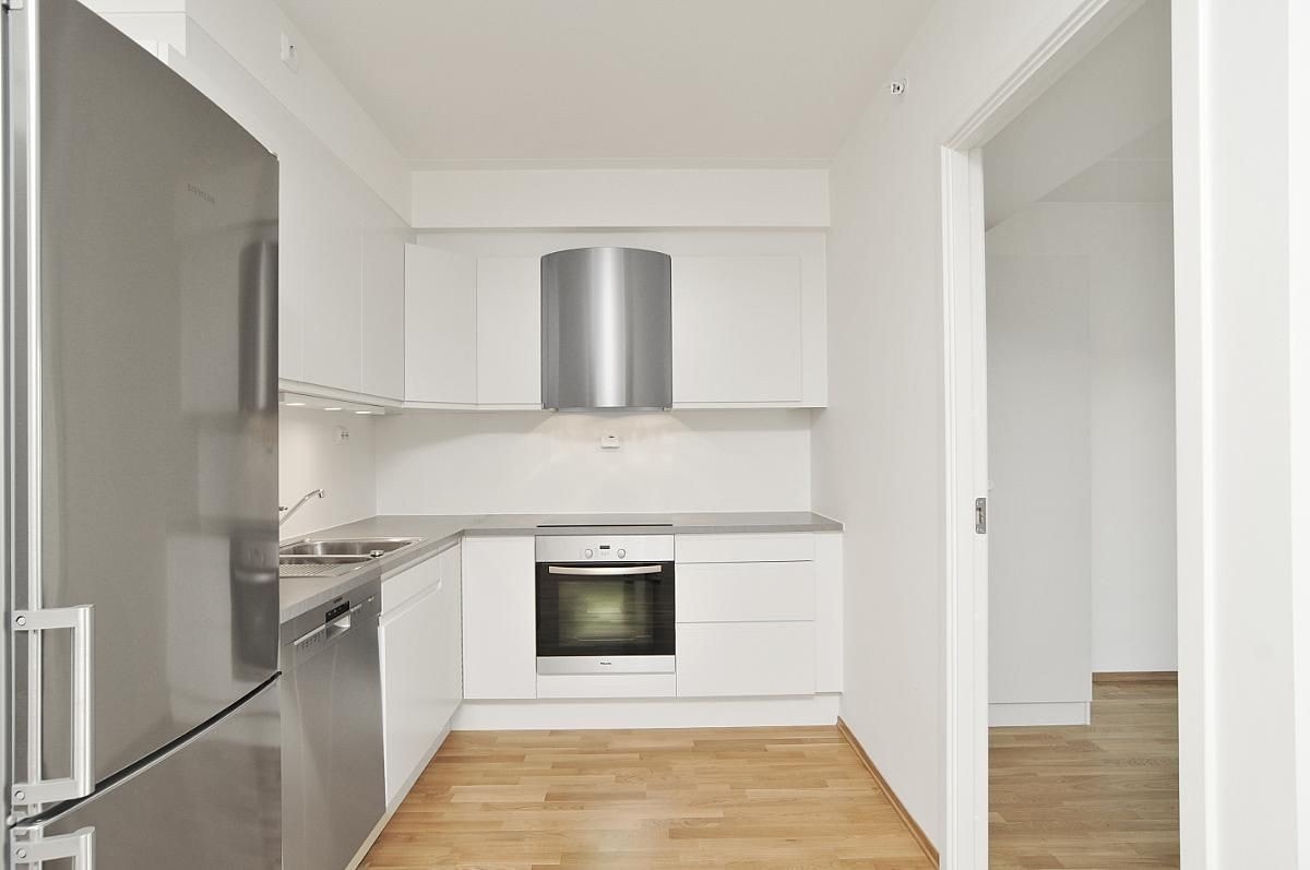 Kjøkken med hvitevarer Galleribilde