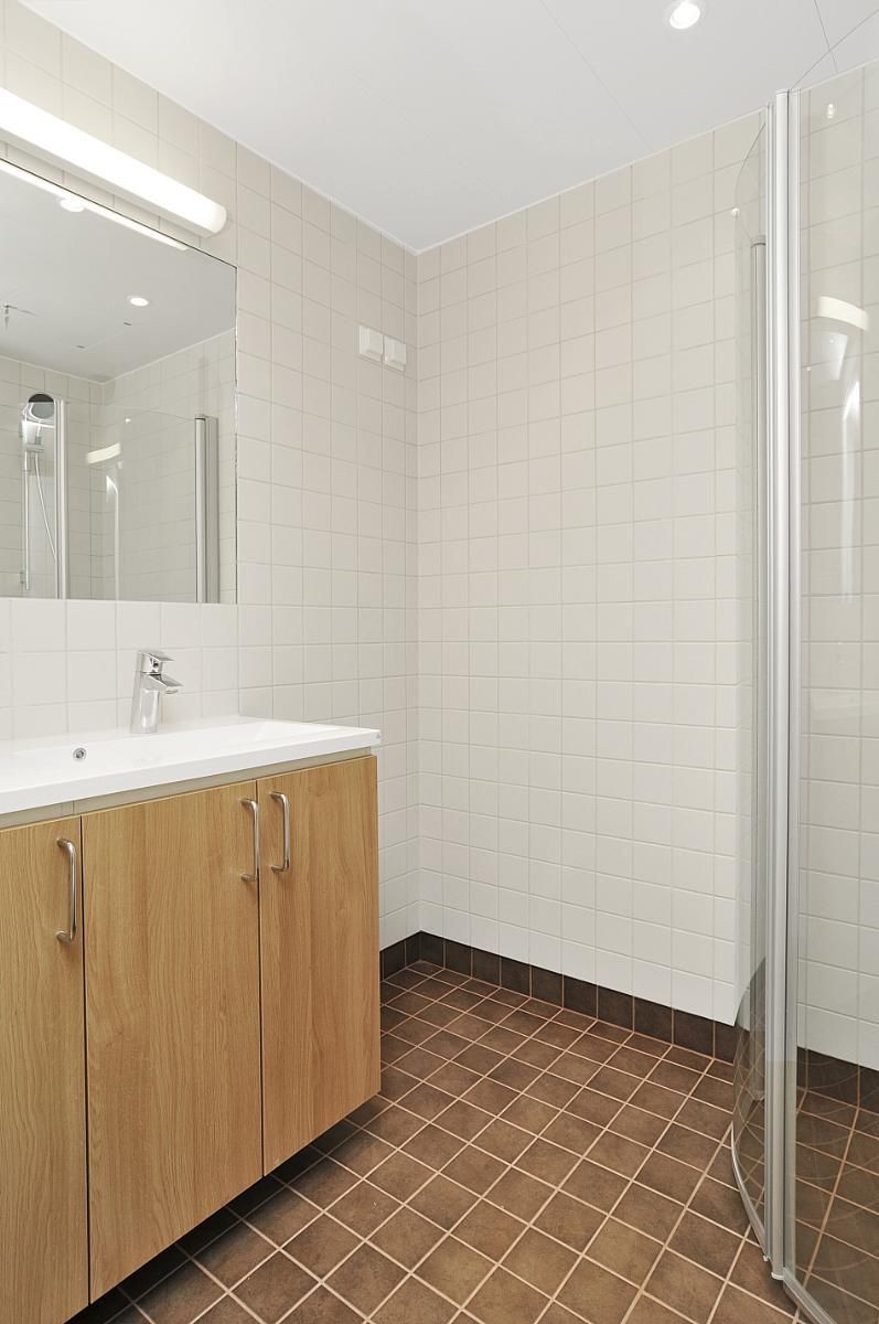 Bad med dusjhjørne Galleribilde