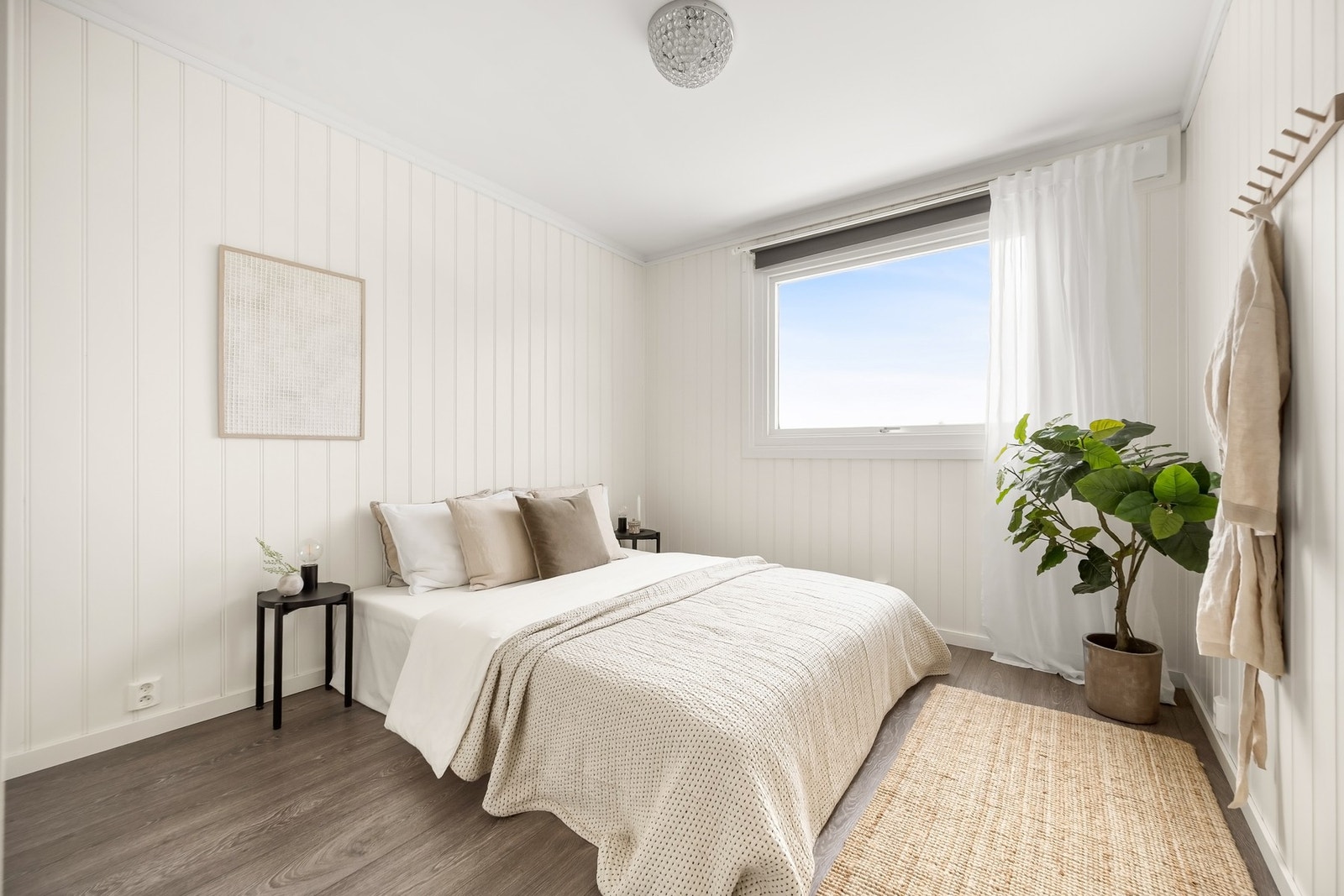 Soverom med god plass til seng Galleribilde