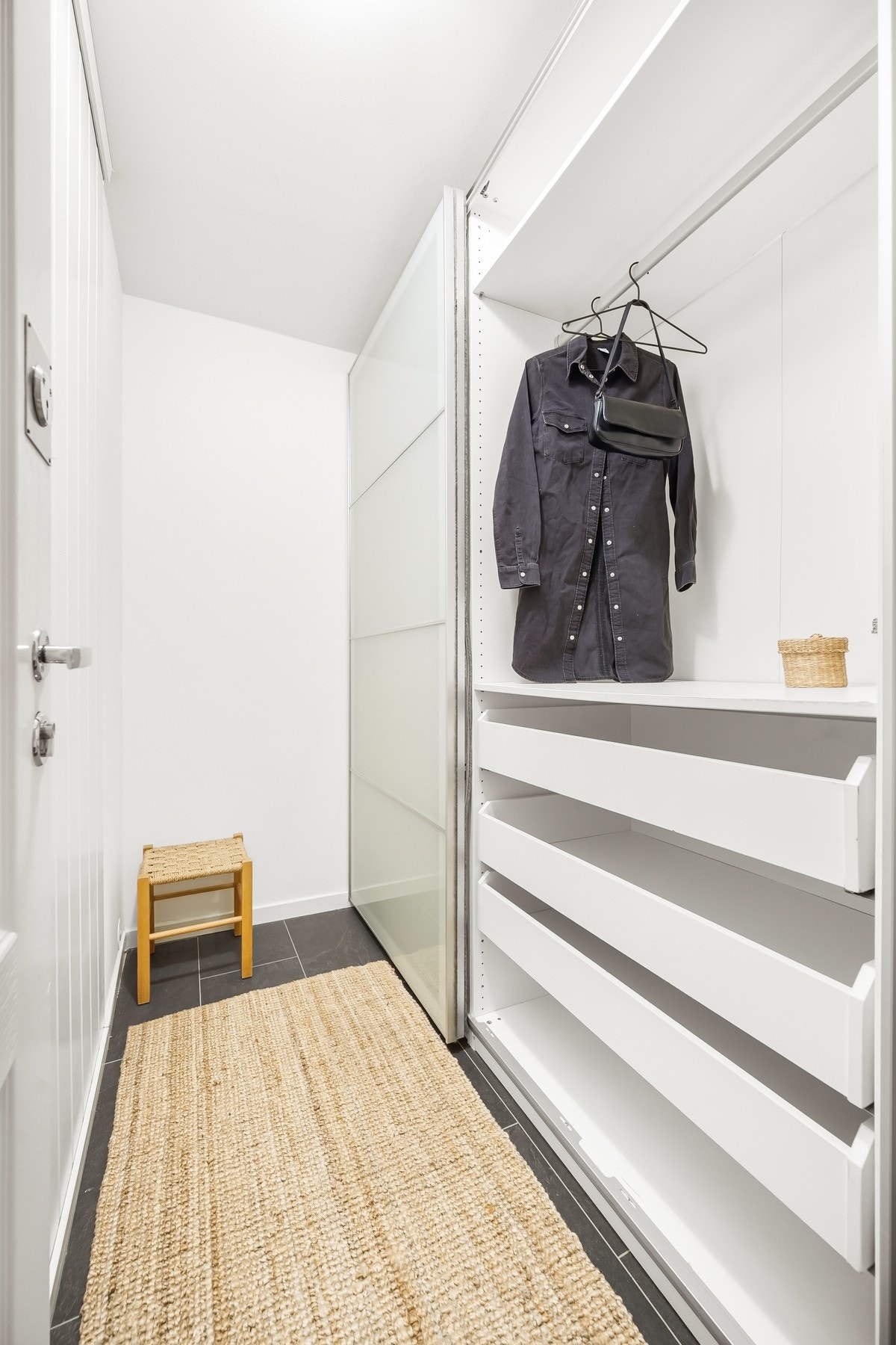 Innvendig bod. Det er også en bod i kjeller. Galleribilde