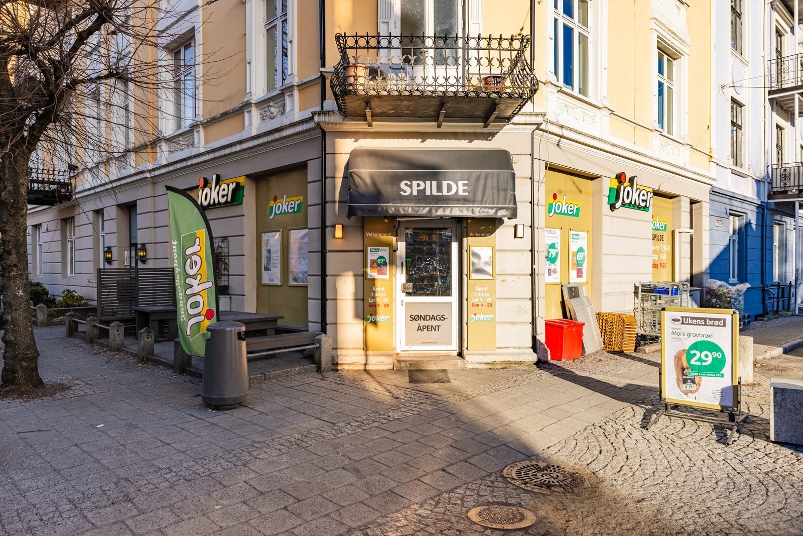 Spilde er en av nabolagets favoritter og gir deg en praktisk nærbutikk med personlig preg. Perfekt for en rask handel på vei hjem eller helgens små innkjøp. Galleribilde