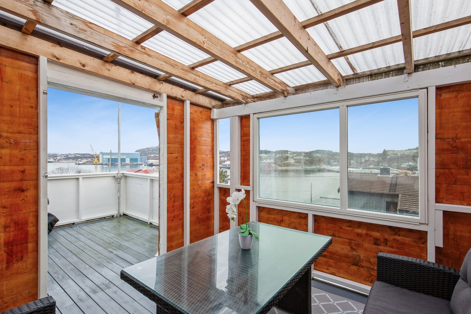 Romslig og koselig hagestue med god plass Galleribilde