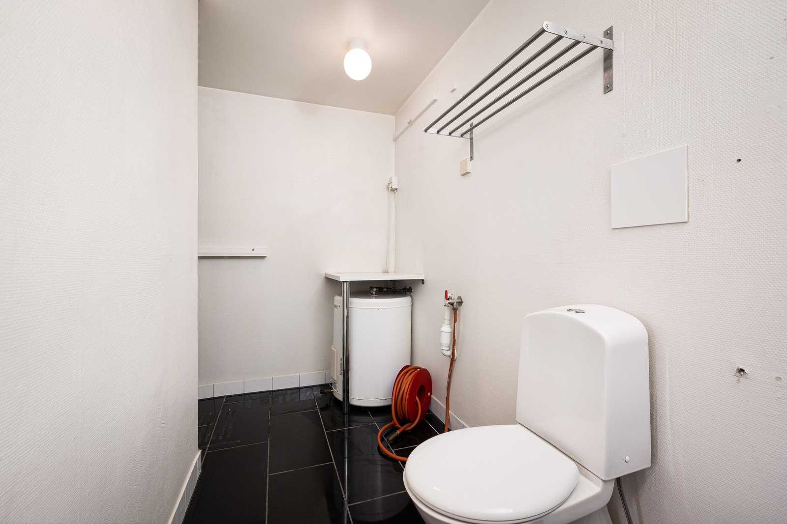 Bad med opplegg til vaskemaskin Galleribilde