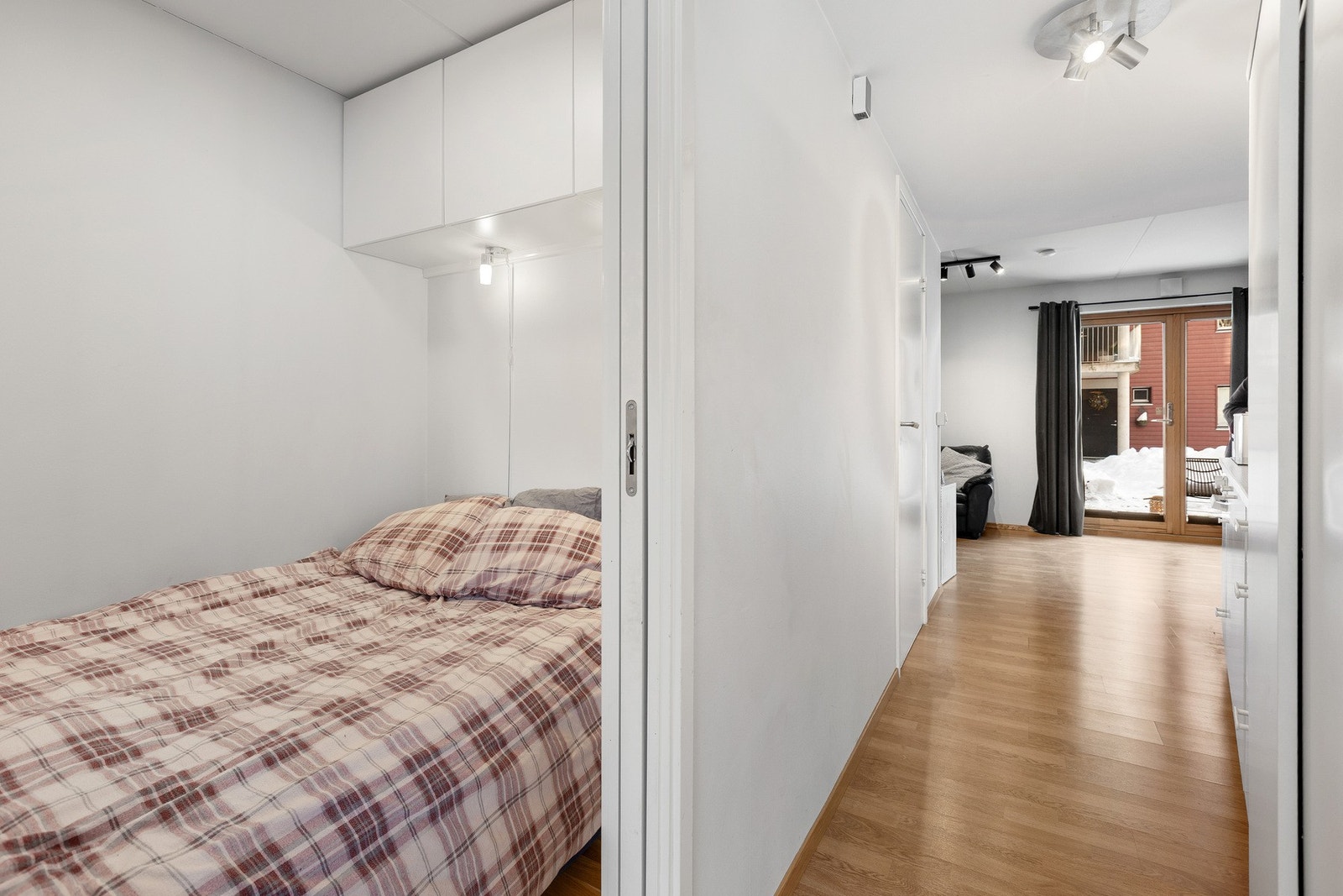 Praktisk planløsning med sovealkove. Galleribilde