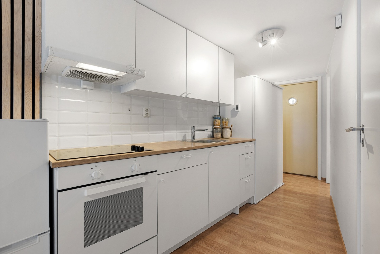 Det ble satt inn ny kjøkkeninnredning fra IKEA i 2018. Galleribilde