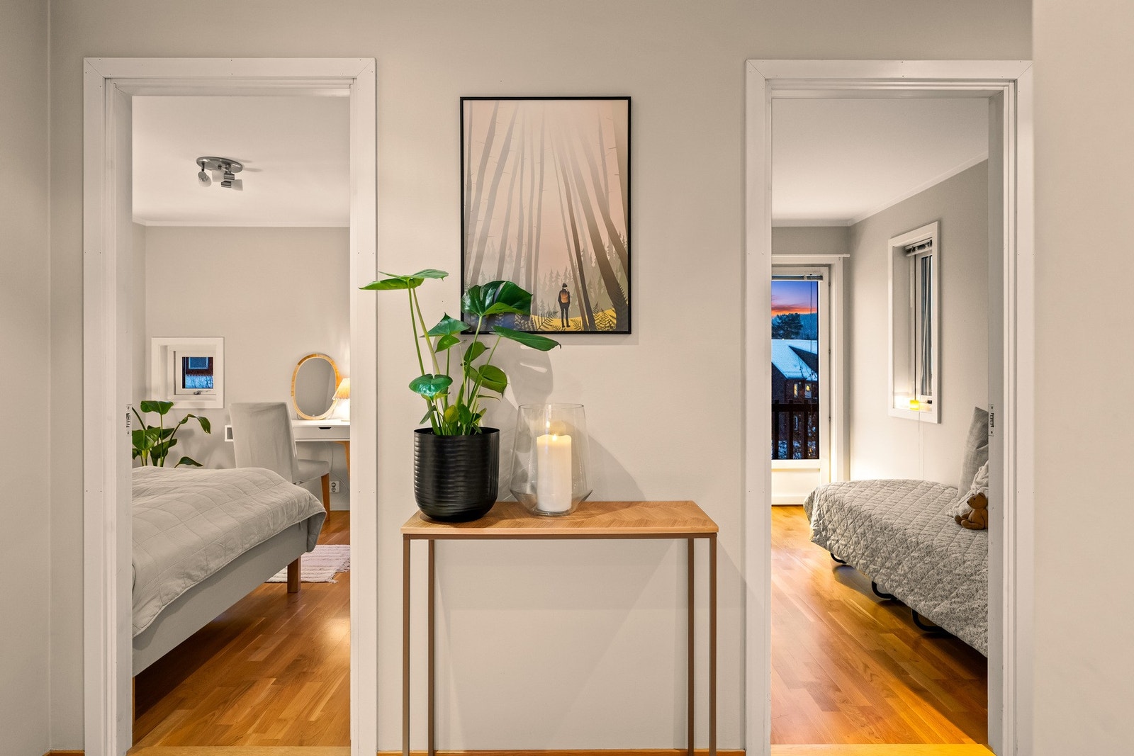 Boligen har totalt 4 gode soverom, hvorav 3 av disse befinner seg i boligens 2. etasje. Galleribilde