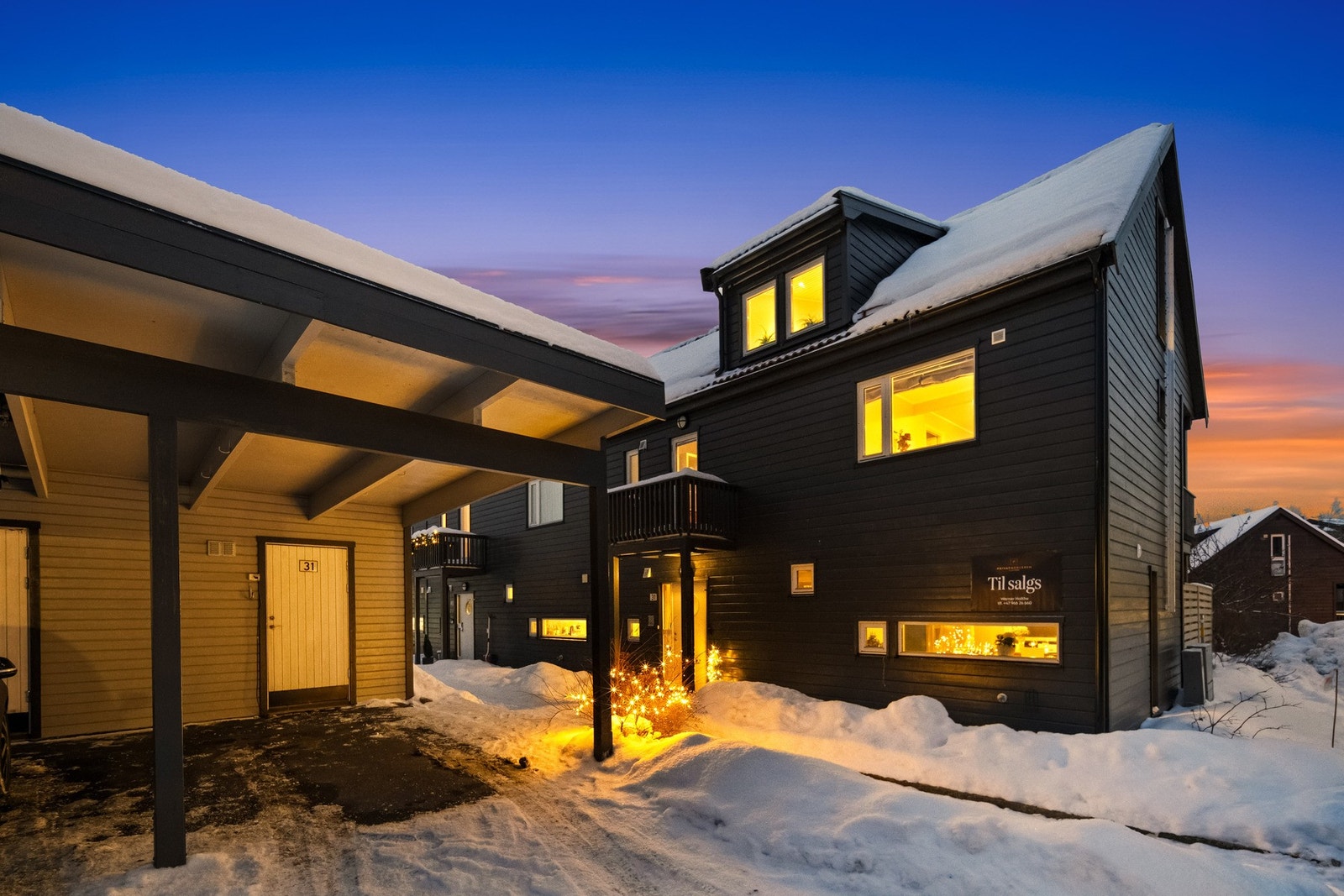 Et innholdsrikt enderekkehus med en gjennomtenkt og familievennlig planløsning.
Parkering i carport (nr. 31). Galleribilde